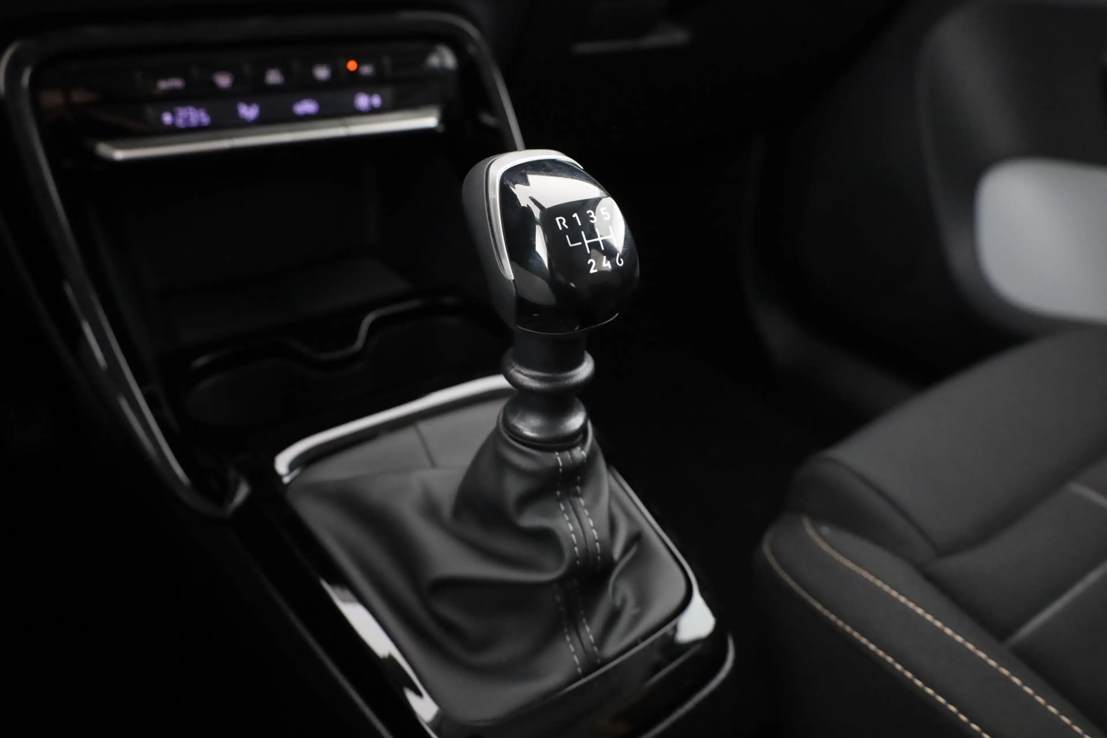 Citroen C3 Aircross 1.2 PureTech 100 LED Kamera Tempomat — photo 13