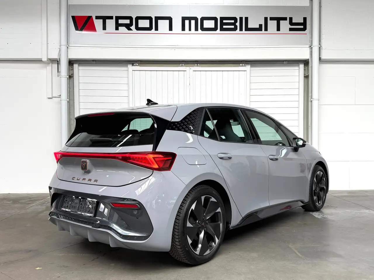 Cupra Born 60/63kWh eBoost 170KW SOH100% 360°CAMERA*CARPLAY*DAB*NAVI*ACC*BLIS*LANE ASSIST*LED*AC2ZONE, миниатюра 4