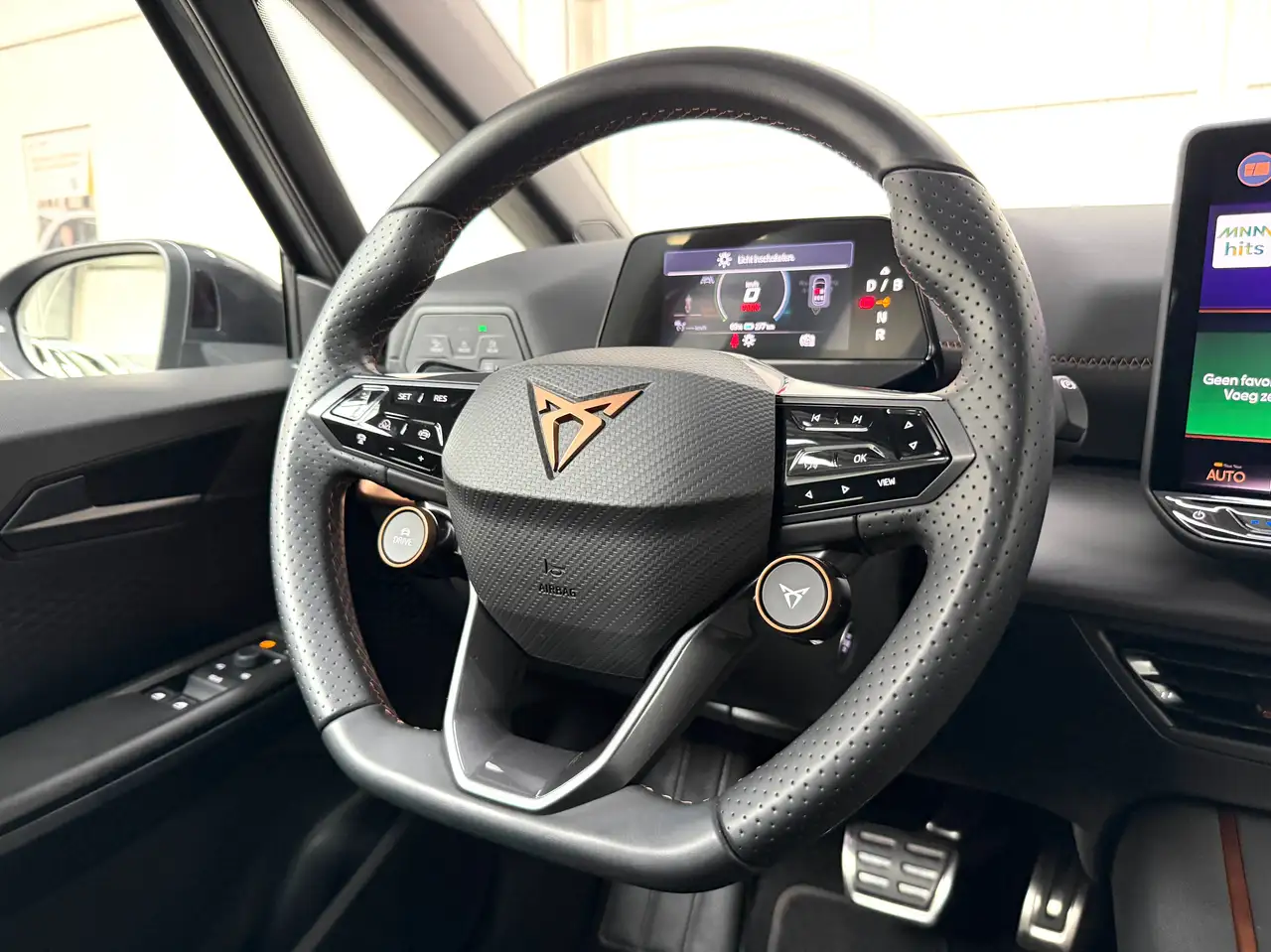 Cupra Born 60/63kWh eBoost 170KW SOH100% 360°CAMERA*CARPLAY*DAB*NAVI*ACC*BLIS*LANE ASSIST*LED*AC2ZONE, миниатюра 21