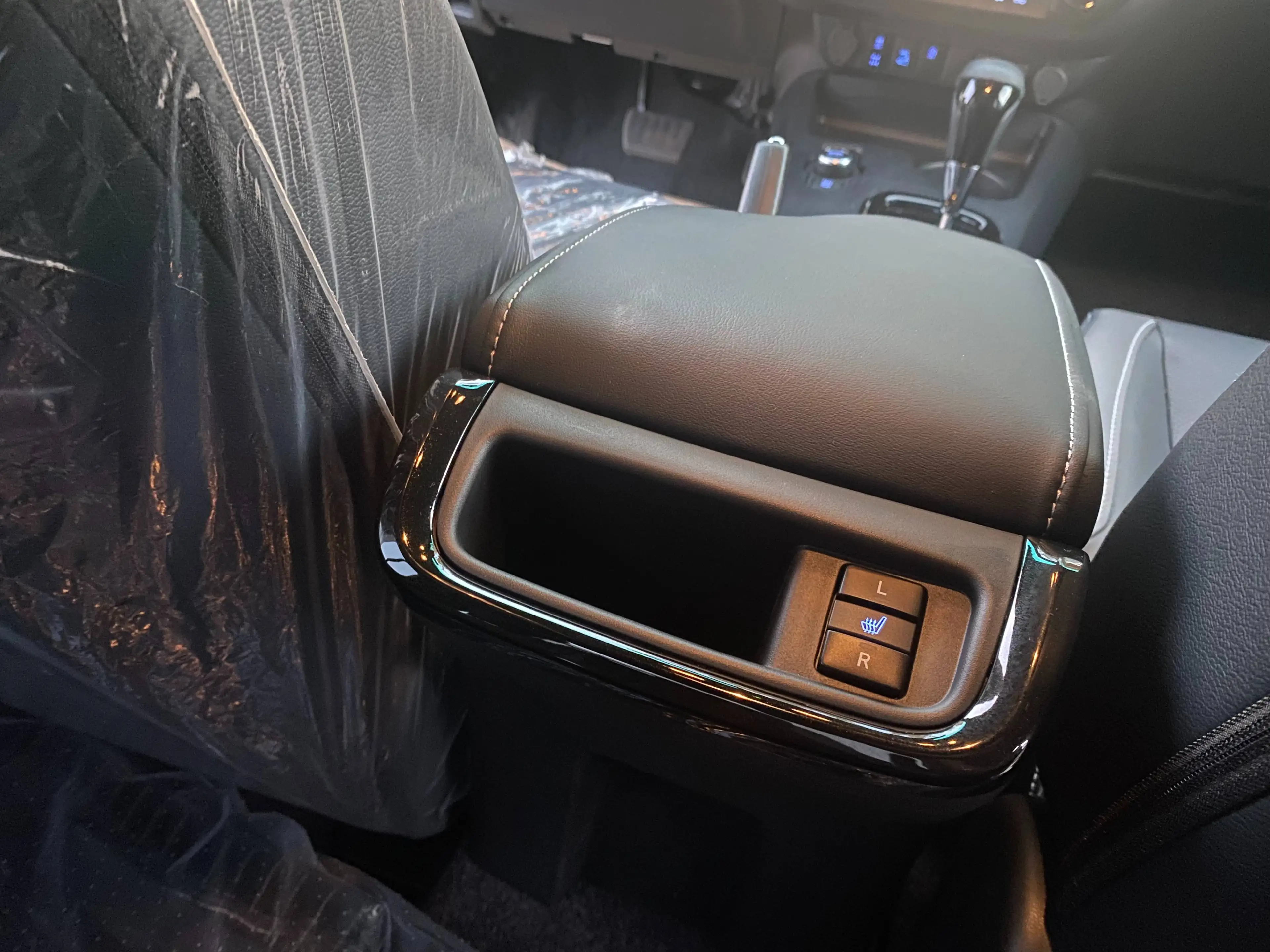Toyota Hilux 2.8 D-4D 4WD Invincible — photo 8
