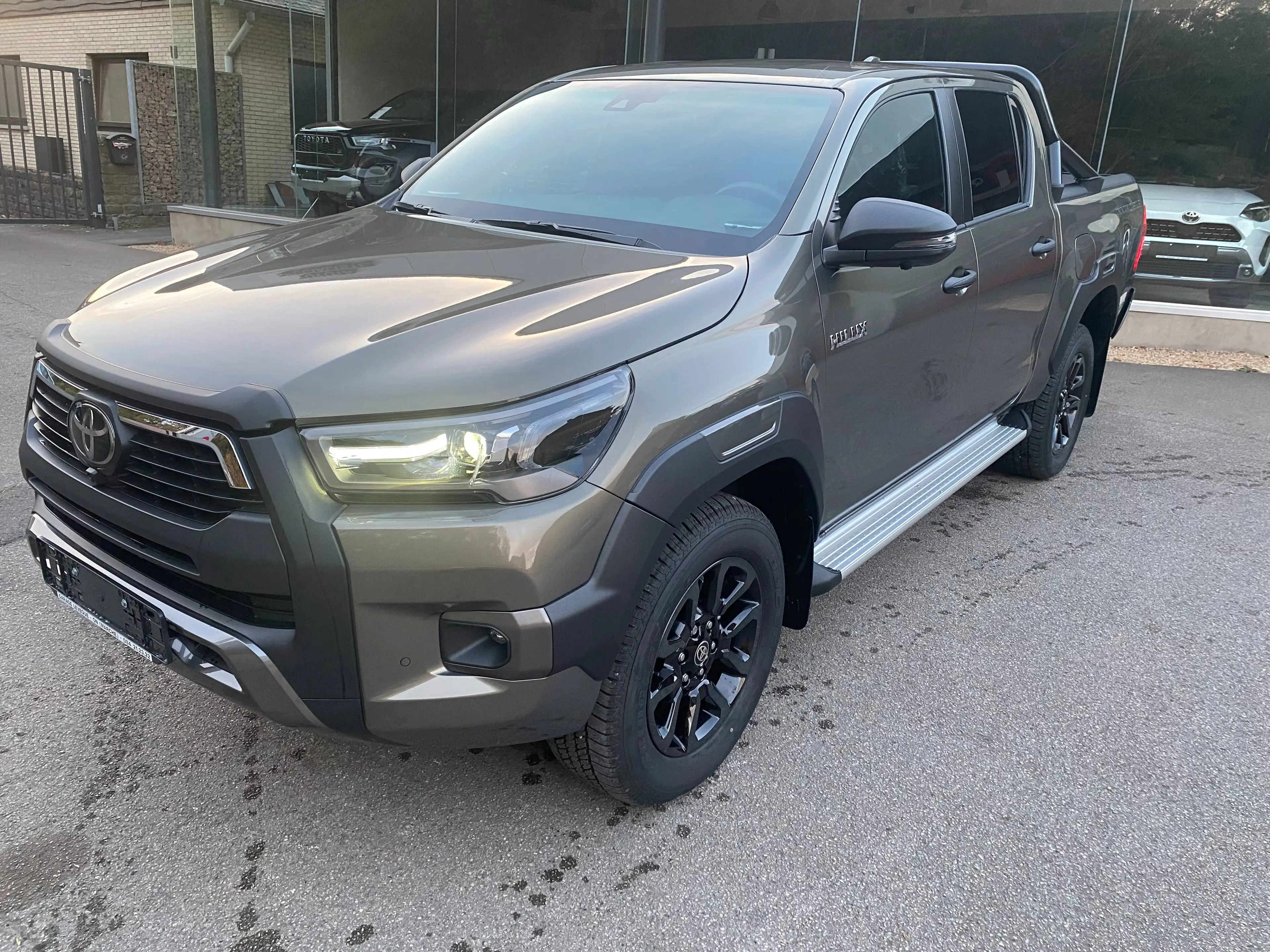 Toyota Hilux 2.8 D-4D 4WD Invincible
