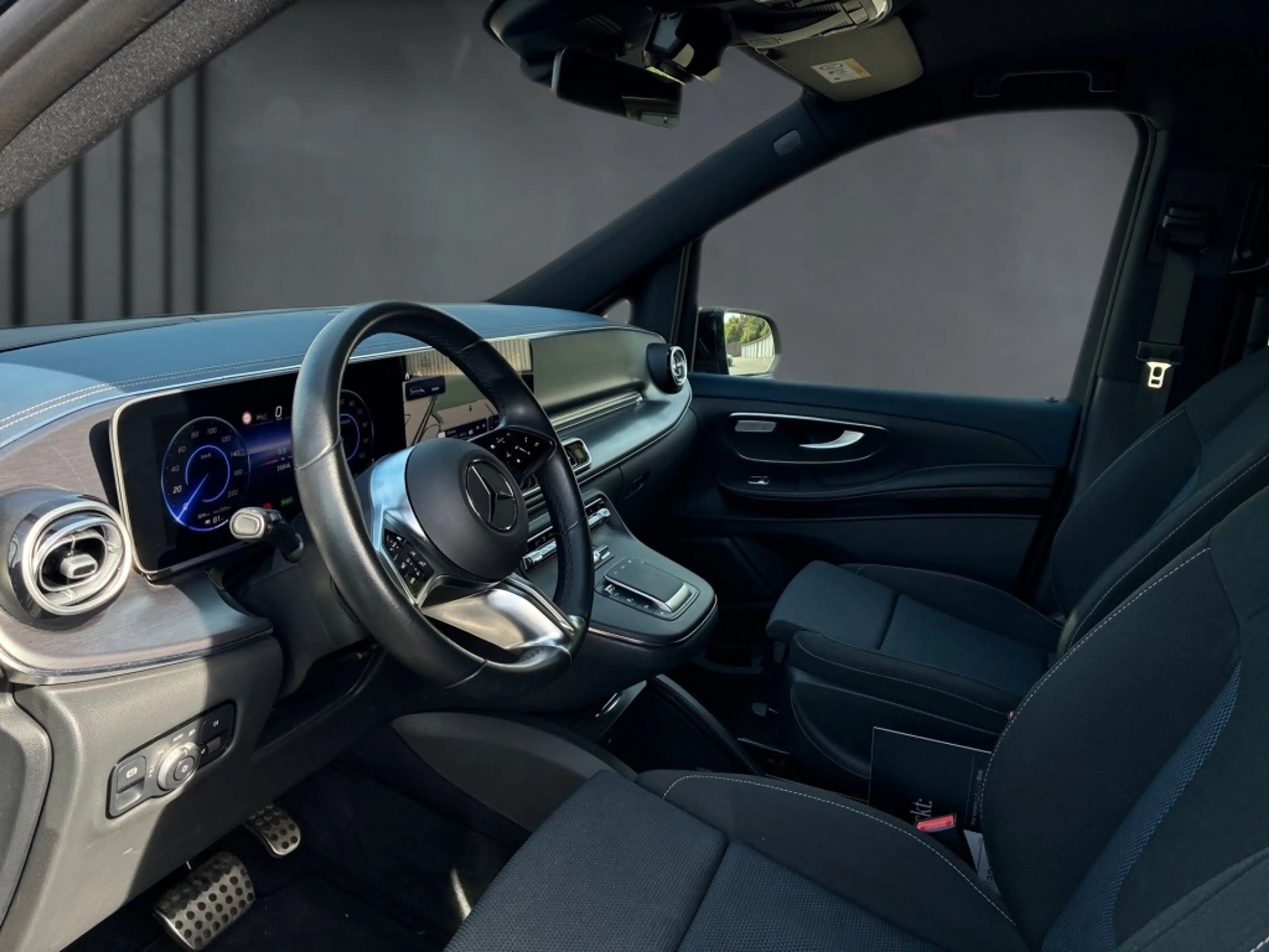 Mercedes-Benz EQV 300 lang elektr.Heck+Schiebetür+LED+Carplay — photo 5