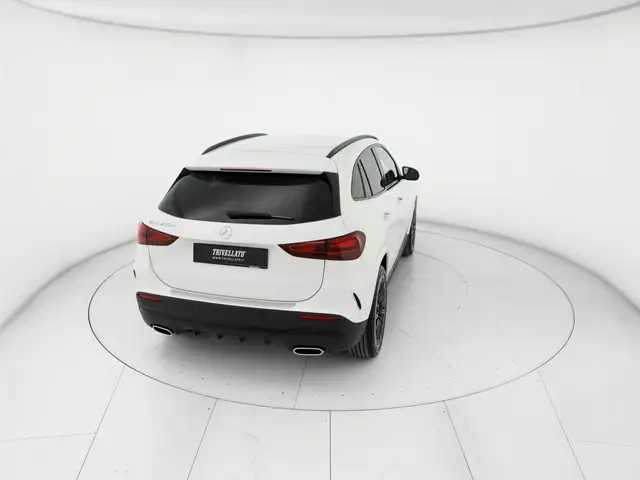 Mercedes-Benz Gla view 6
