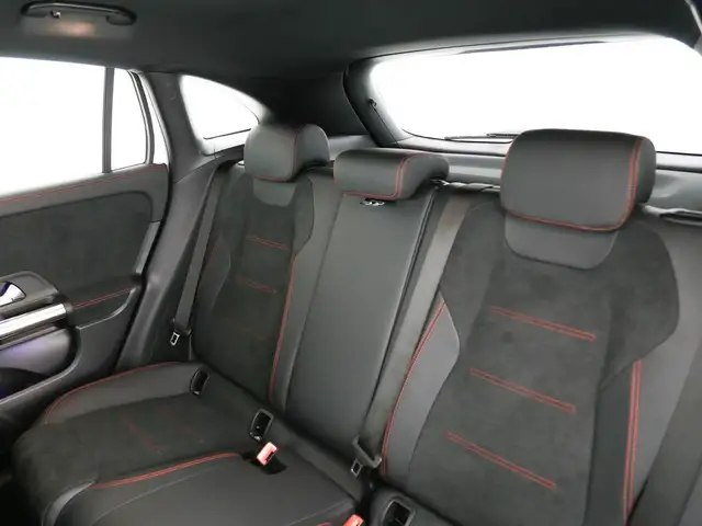 Mercedes-Benz Gla view 14