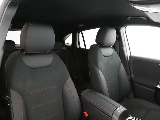 Mercedes-Benz Gla view 12