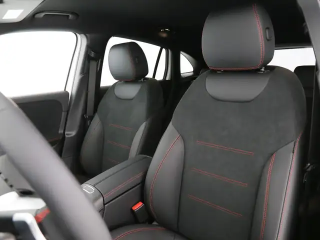 Mercedes-Benz Gla view 13