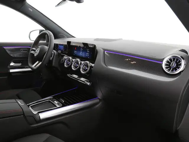 Mercedes-Benz Gla view 11