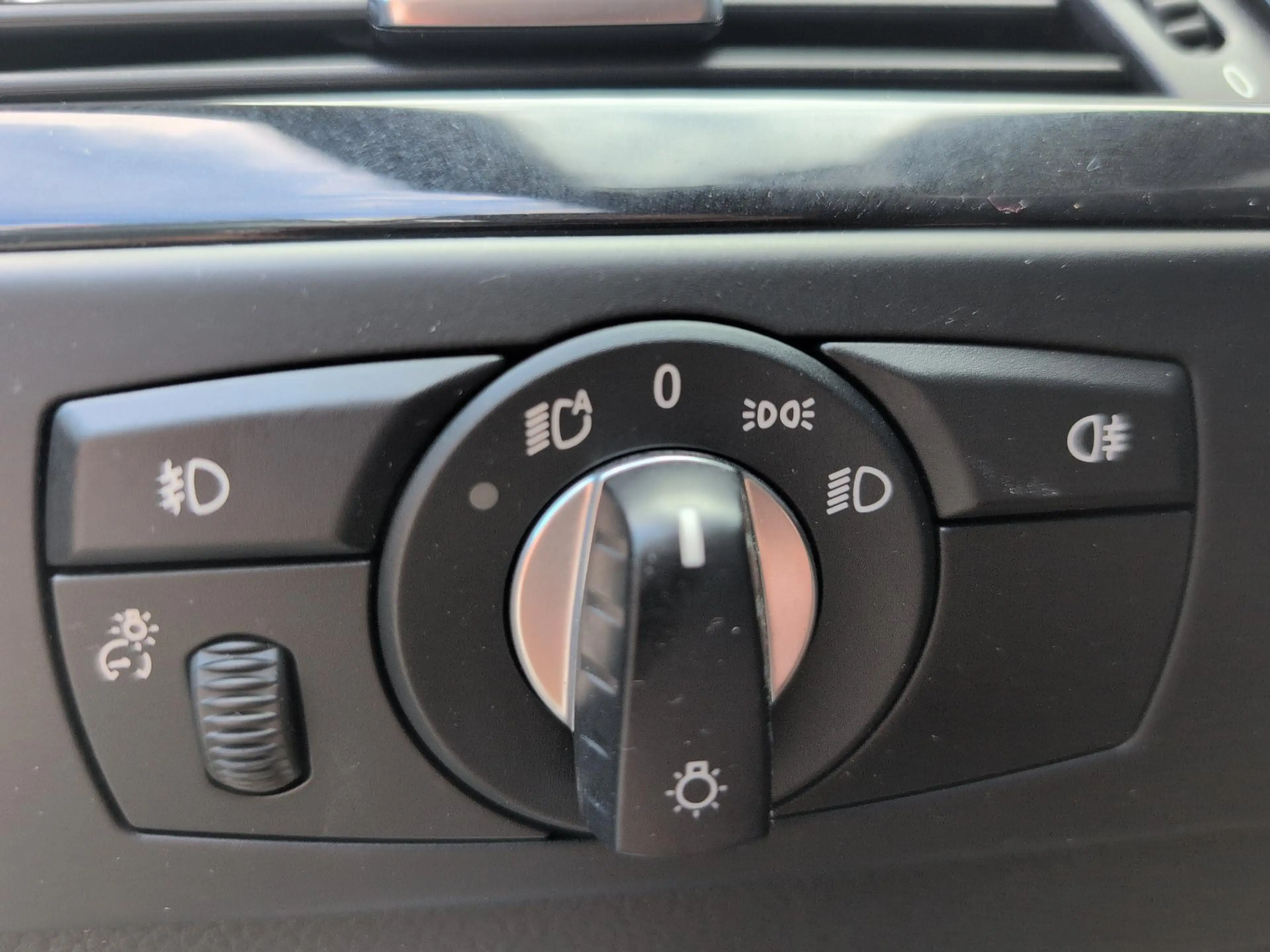 BMW 525 i Aut. Tour. NAVI+LEDER+XENON+AHK+PANO+TOP!! — photo 15