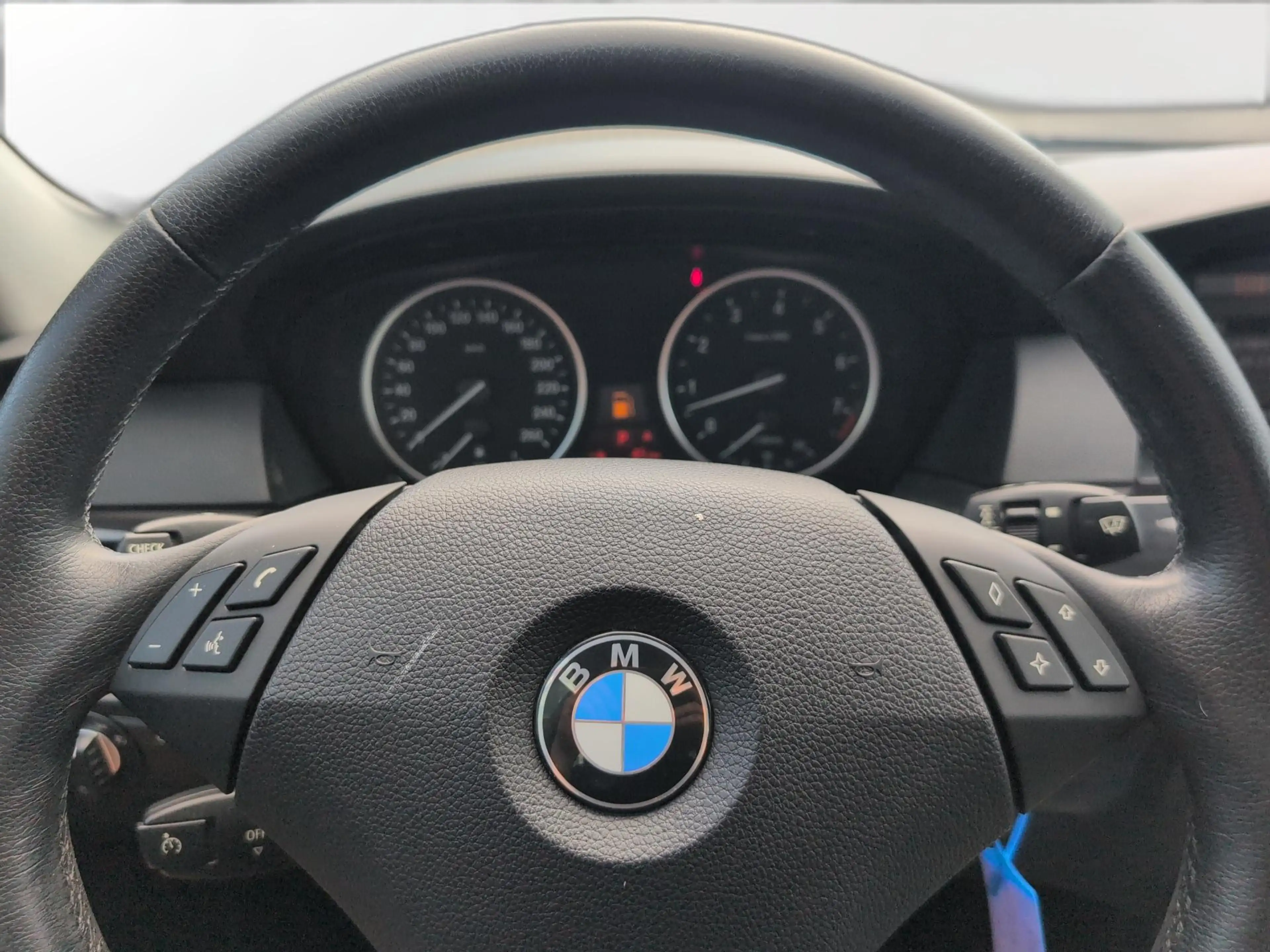 BMW 525 i Aut. Tour. NAVI+LEDER+XENON+AHK+PANO+TOP!! — photo 12