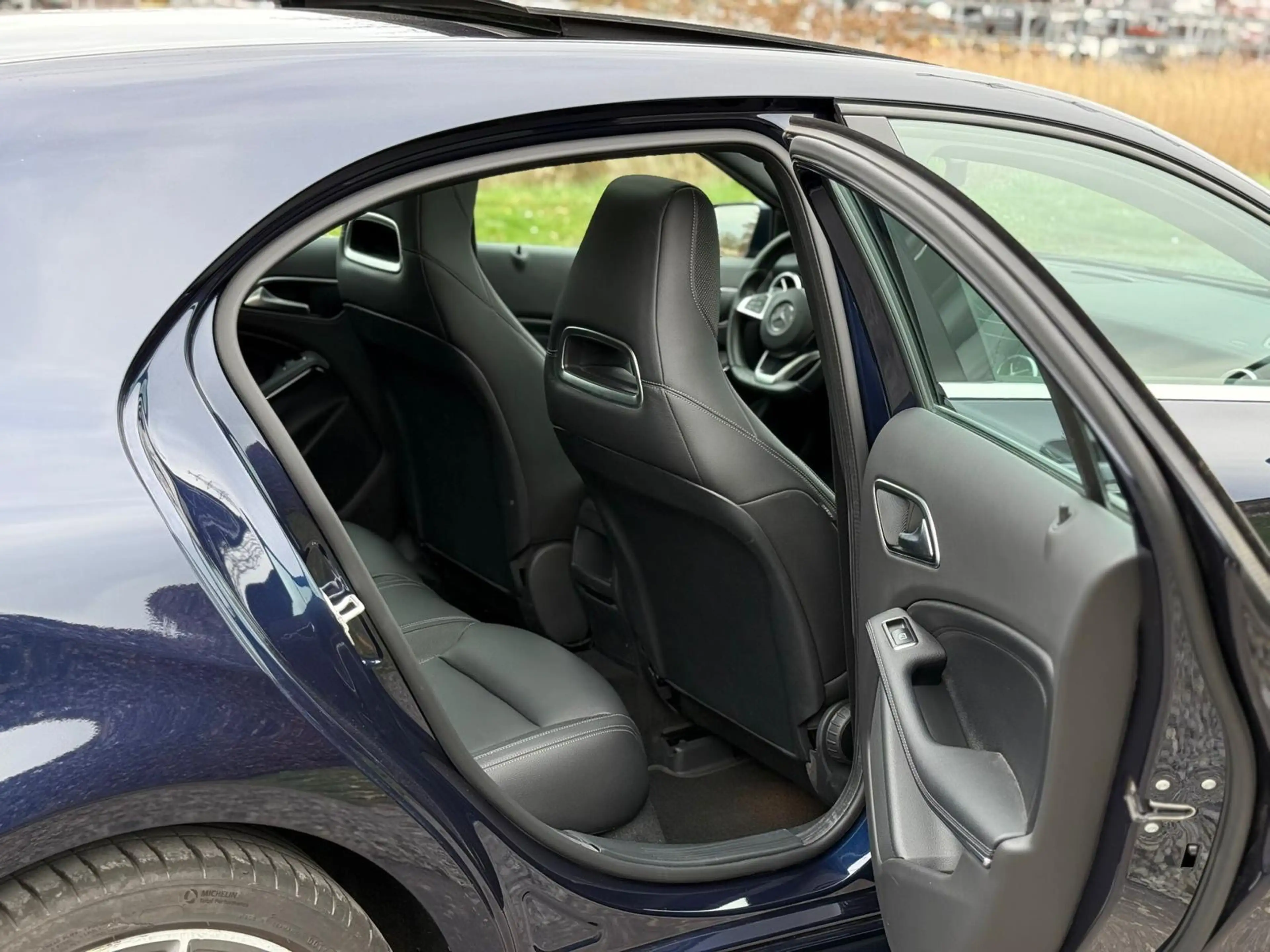 Mercedes-Benz A 45 AMG A 45 AMG 4-Matic// AERO-PACK — photo 15