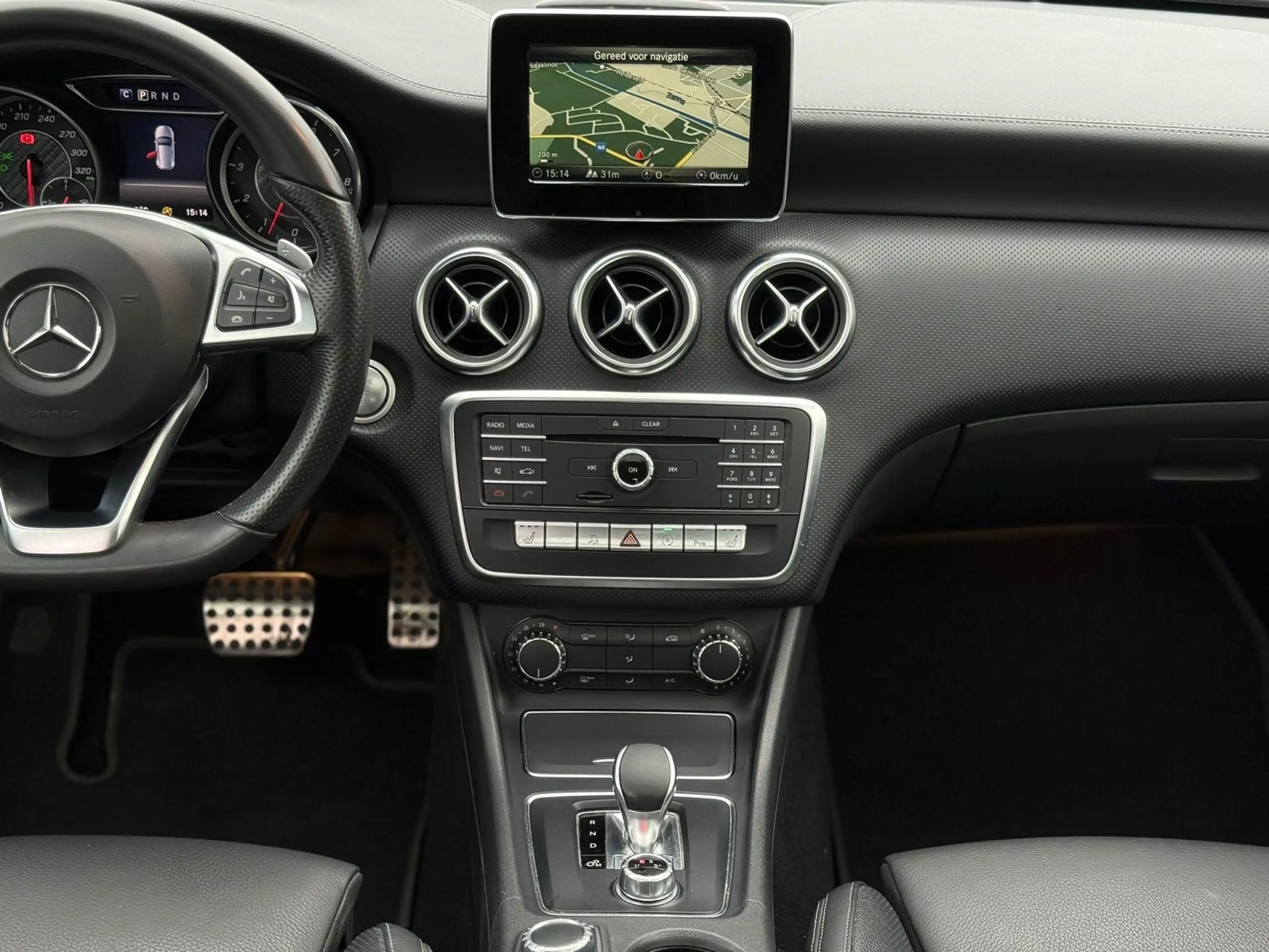 Mercedes-Benz A 45 AMG A 45 AMG 4-Matic// AERO-PACK — photo 10