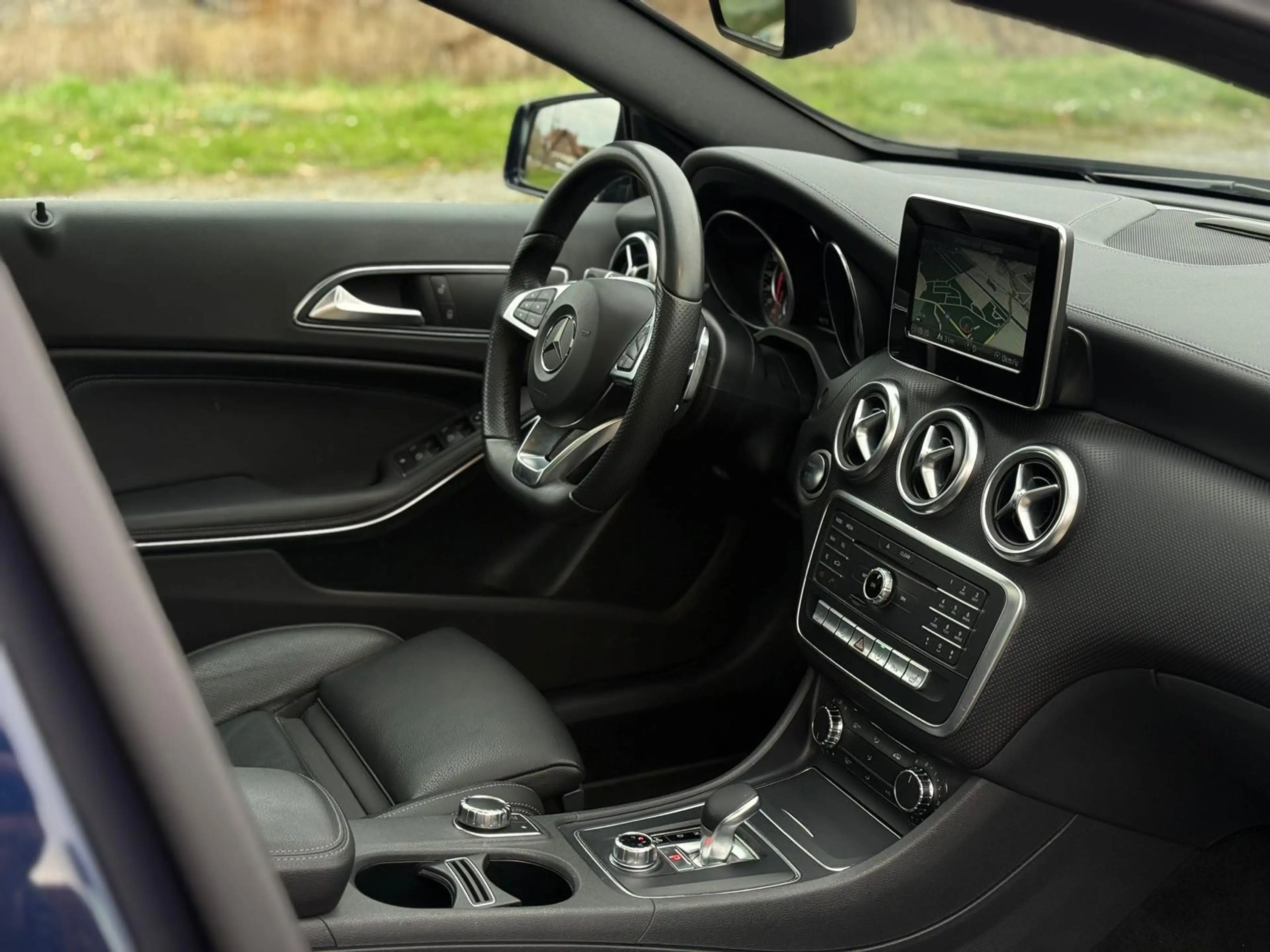 Mercedes-Benz A 45 AMG A 45 AMG 4-Matic// AERO-PACK — photo 13