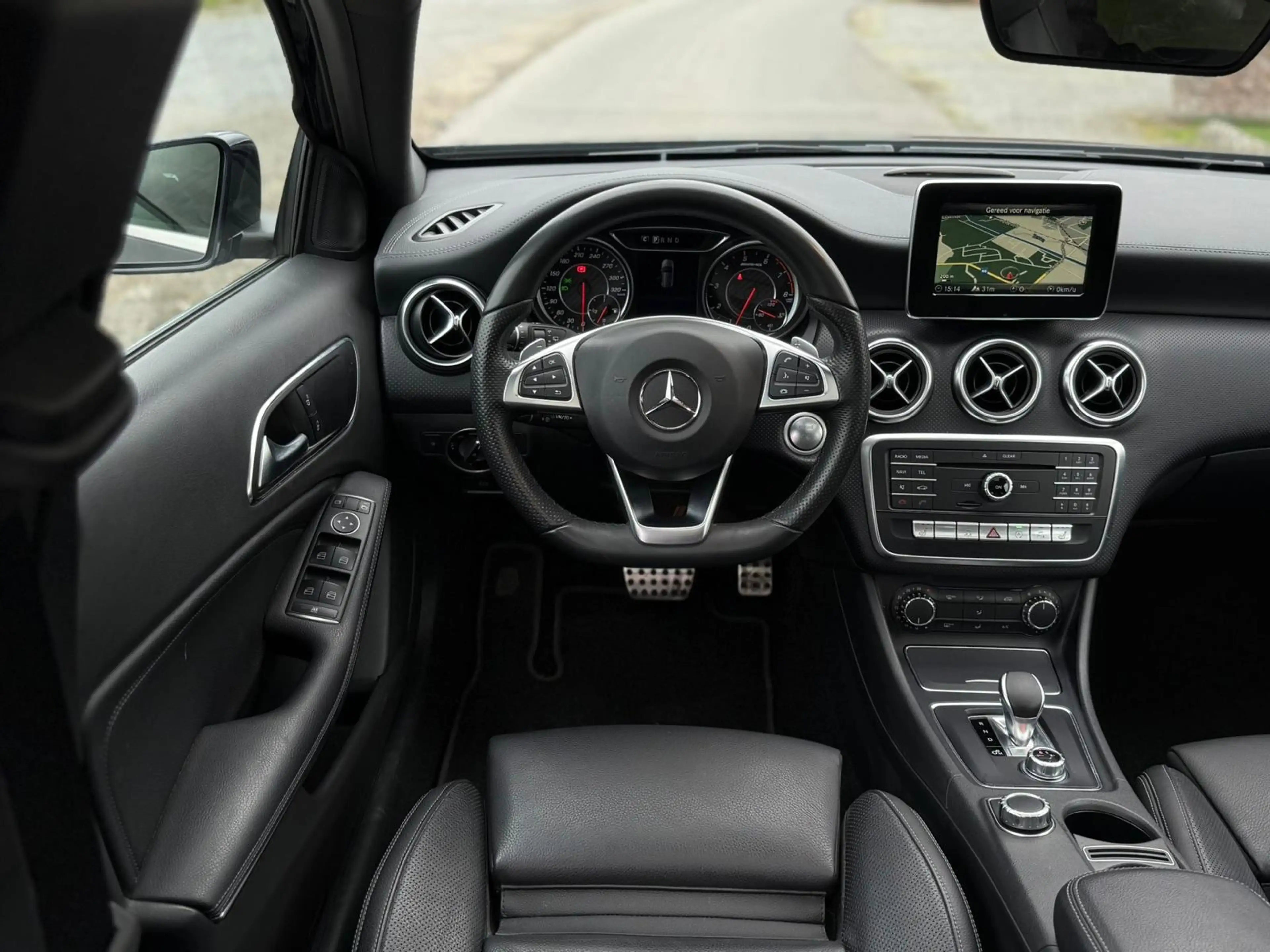 Mercedes-Benz A 45 AMG A 45 AMG 4-Matic// AERO-PACK — photo 9