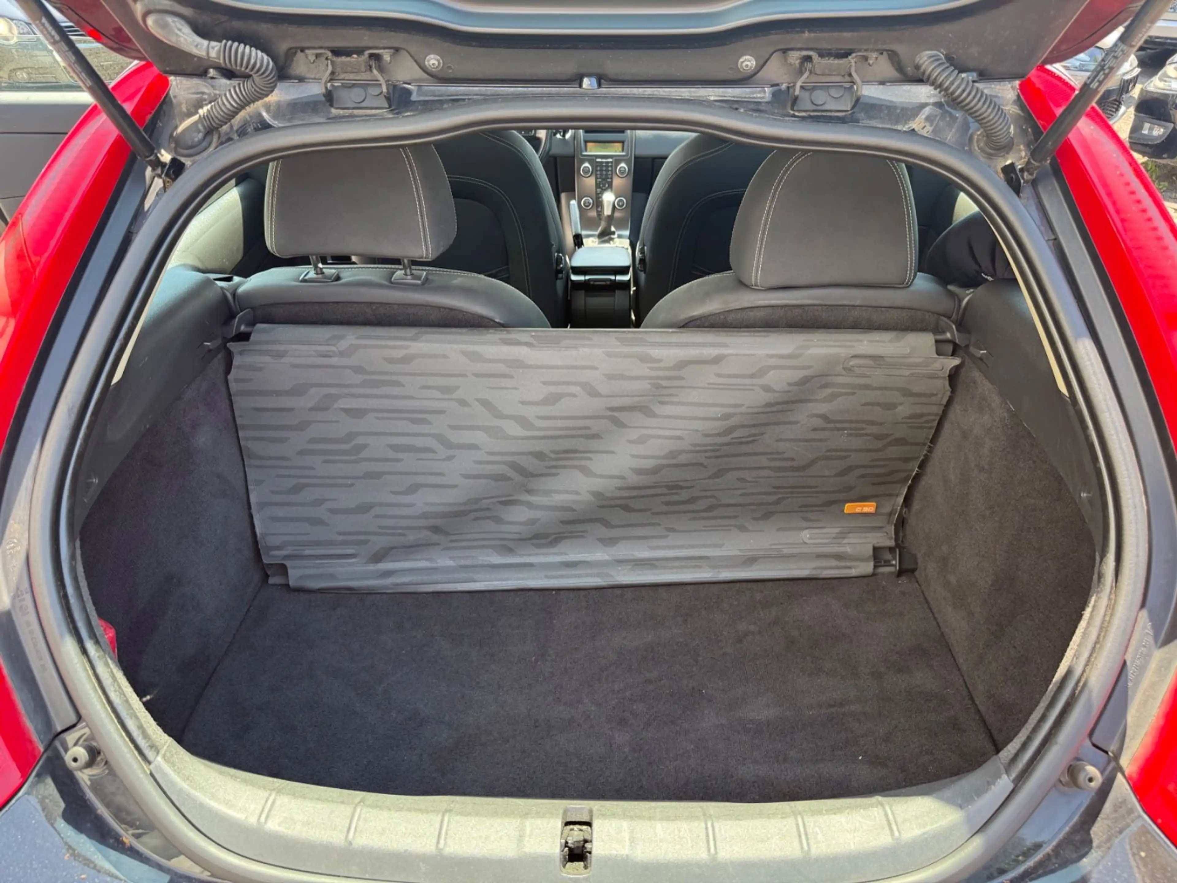 Volvo C30 D2 Edition R-Design — photo 11