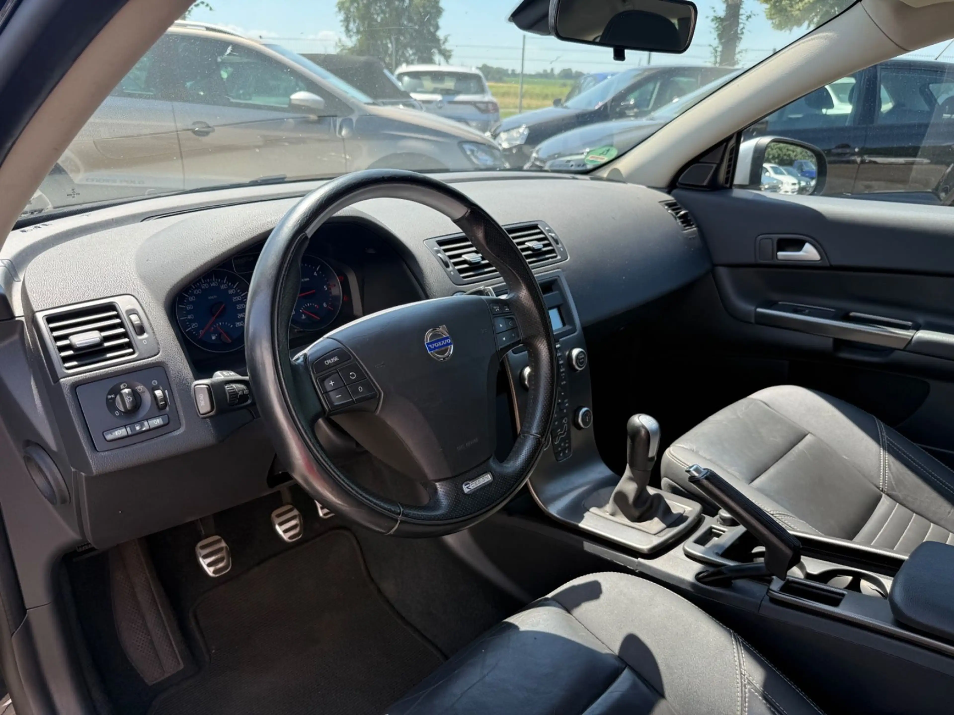 Volvo C30 D2 Edition R-Design — photo 6