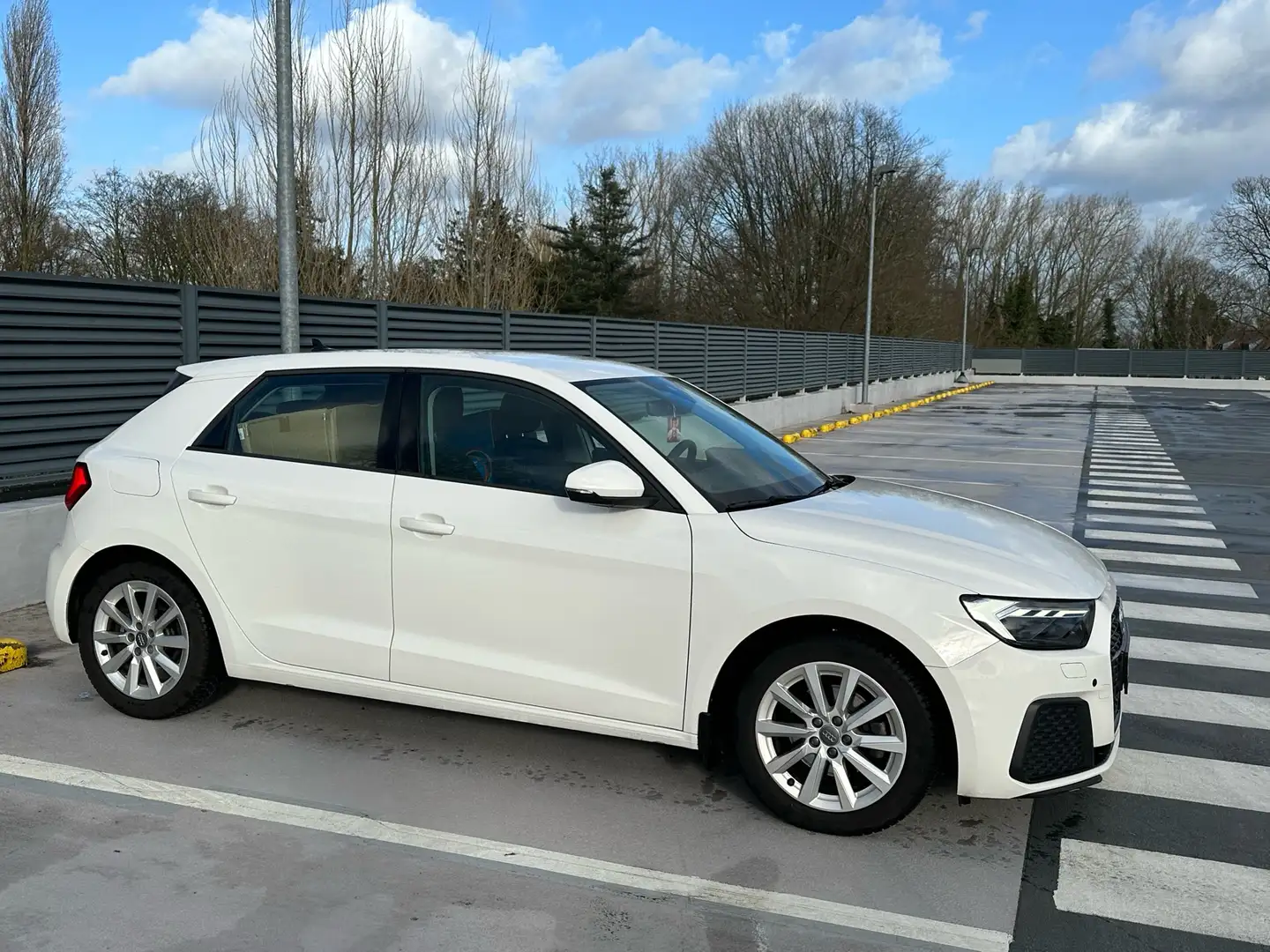 Audi A1 30 TFSI Sportback Beżowy - 2