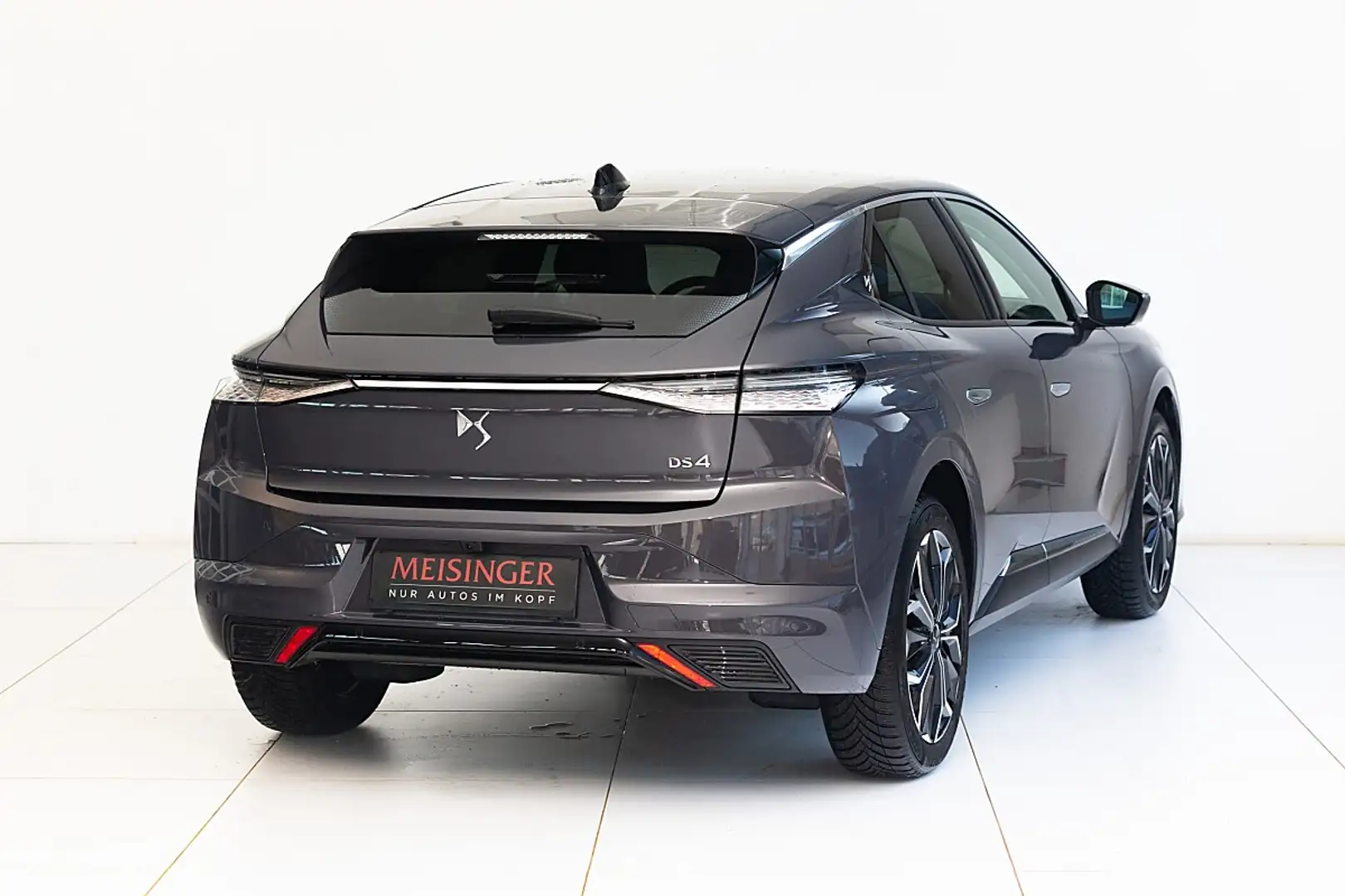 DS Automobiles DS 4 BlueHDi 130 Étoile - Nappaleder Grau - 2