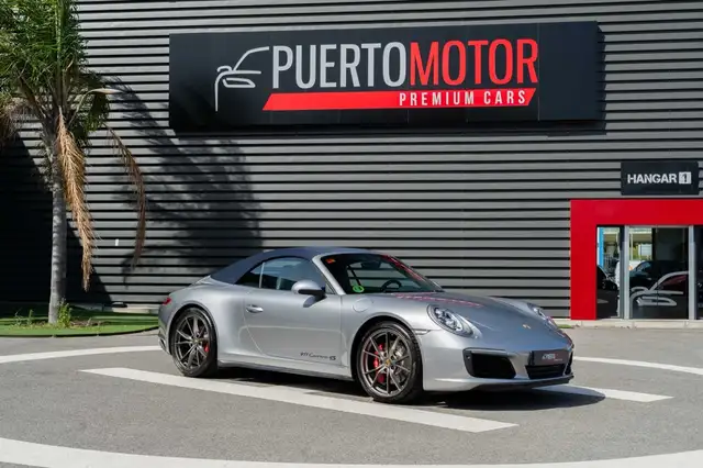 Porsche 991 view 2
