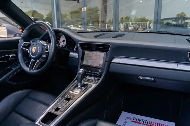Porsche 991 view 22