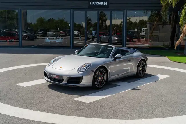 Porsche 991 view 4