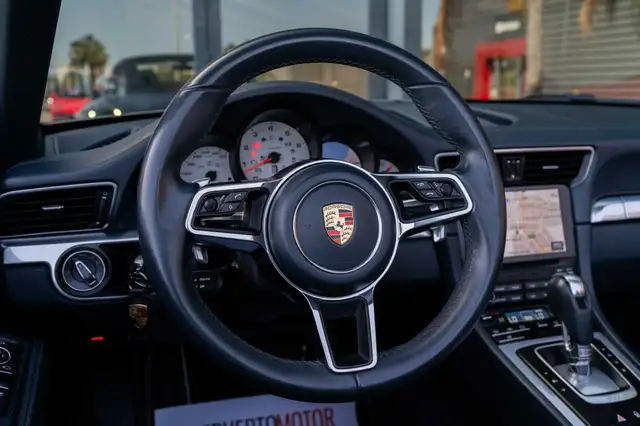 Porsche 991 view 14