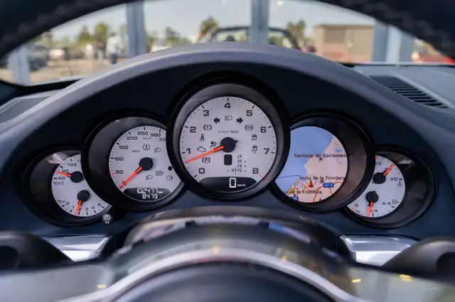 Porsche 911 view 15
