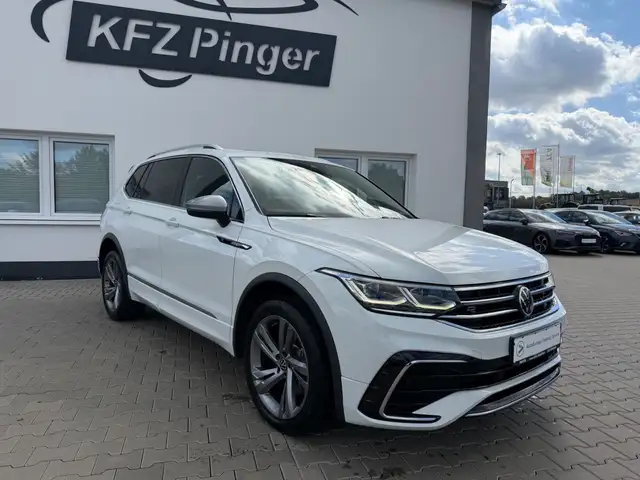 Volkswagen Tiguan Allspace view 2