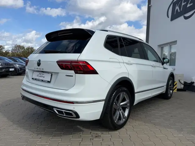 Volkswagen Tiguan Allspace view 5
