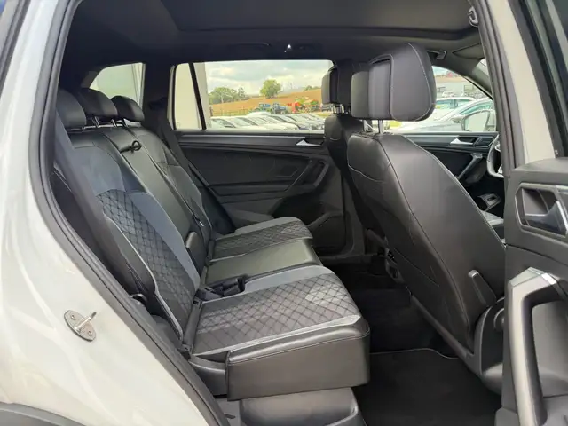 Volkswagen Tiguan Allspace view 13