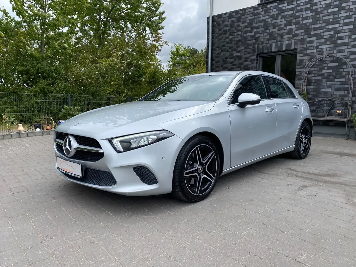 Mercedes-Benz A 220 A -Klasse A 220 4Matic Silber - 2