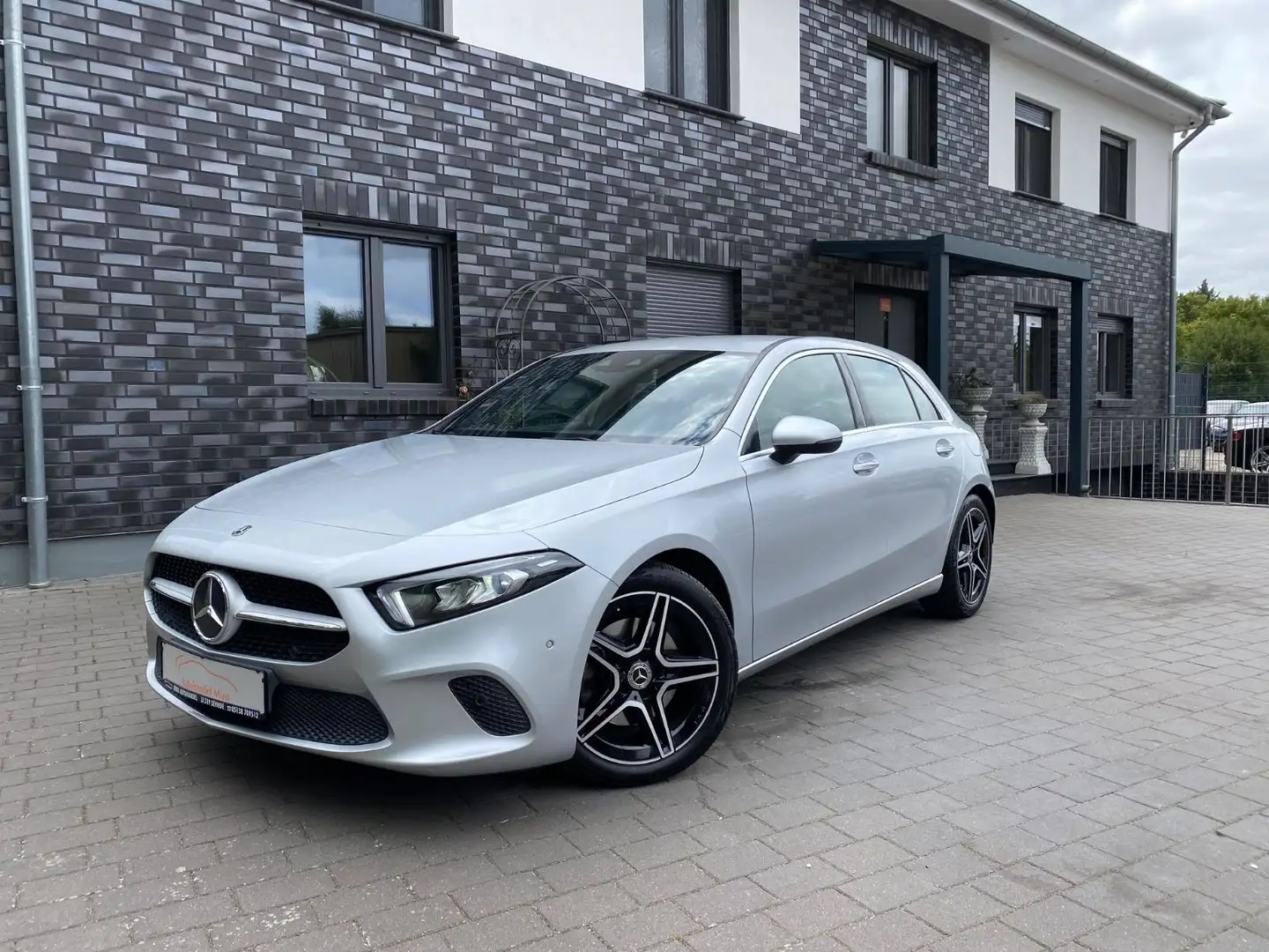 Mercedes-Benz A 220 A -Klasse A 220 4Matic Silber - 1