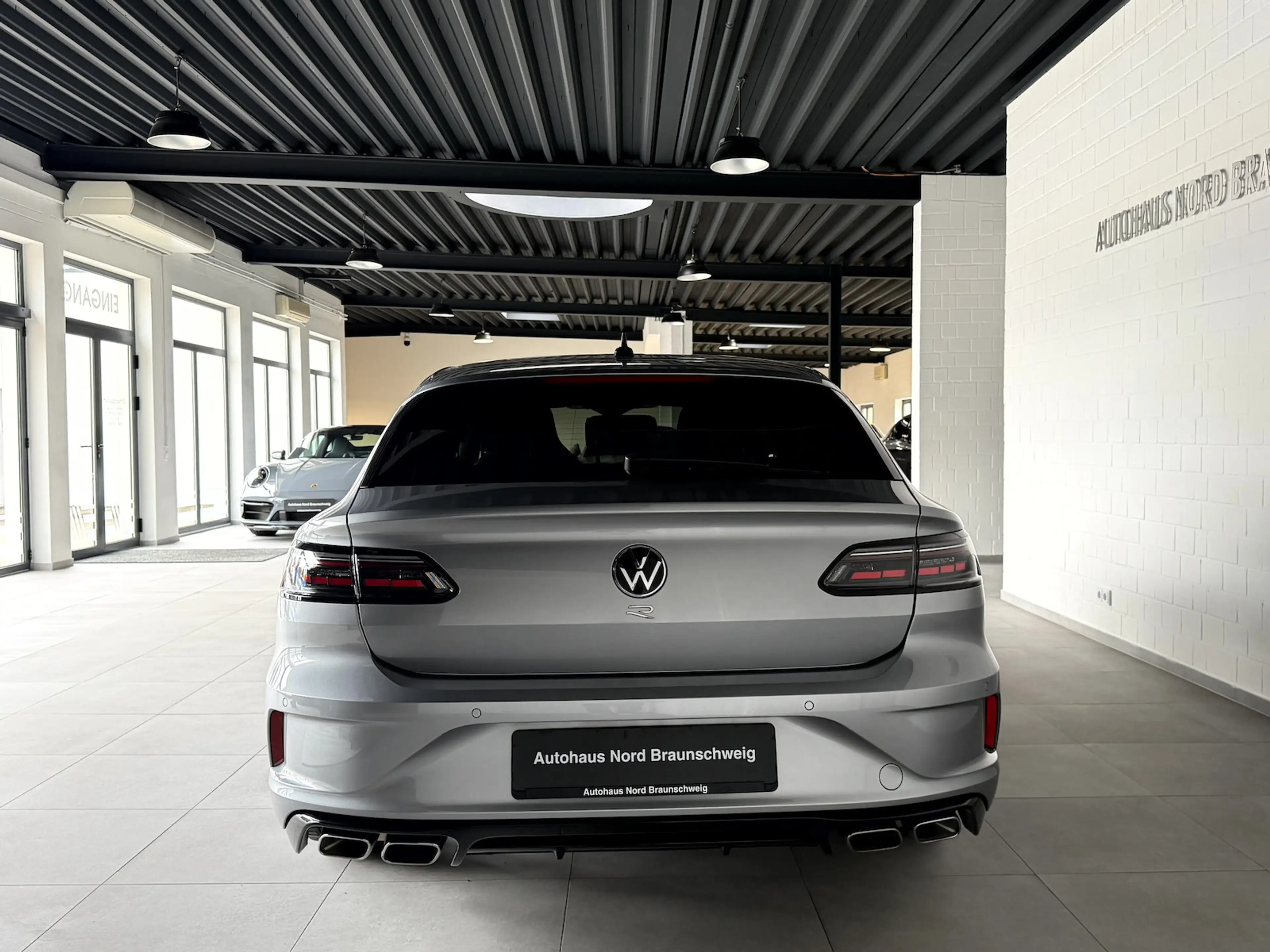 Volkswagen Arteon Shooting Brake R 2.0 TSI*Pano*H&K*HUD*AHK* — photo 6