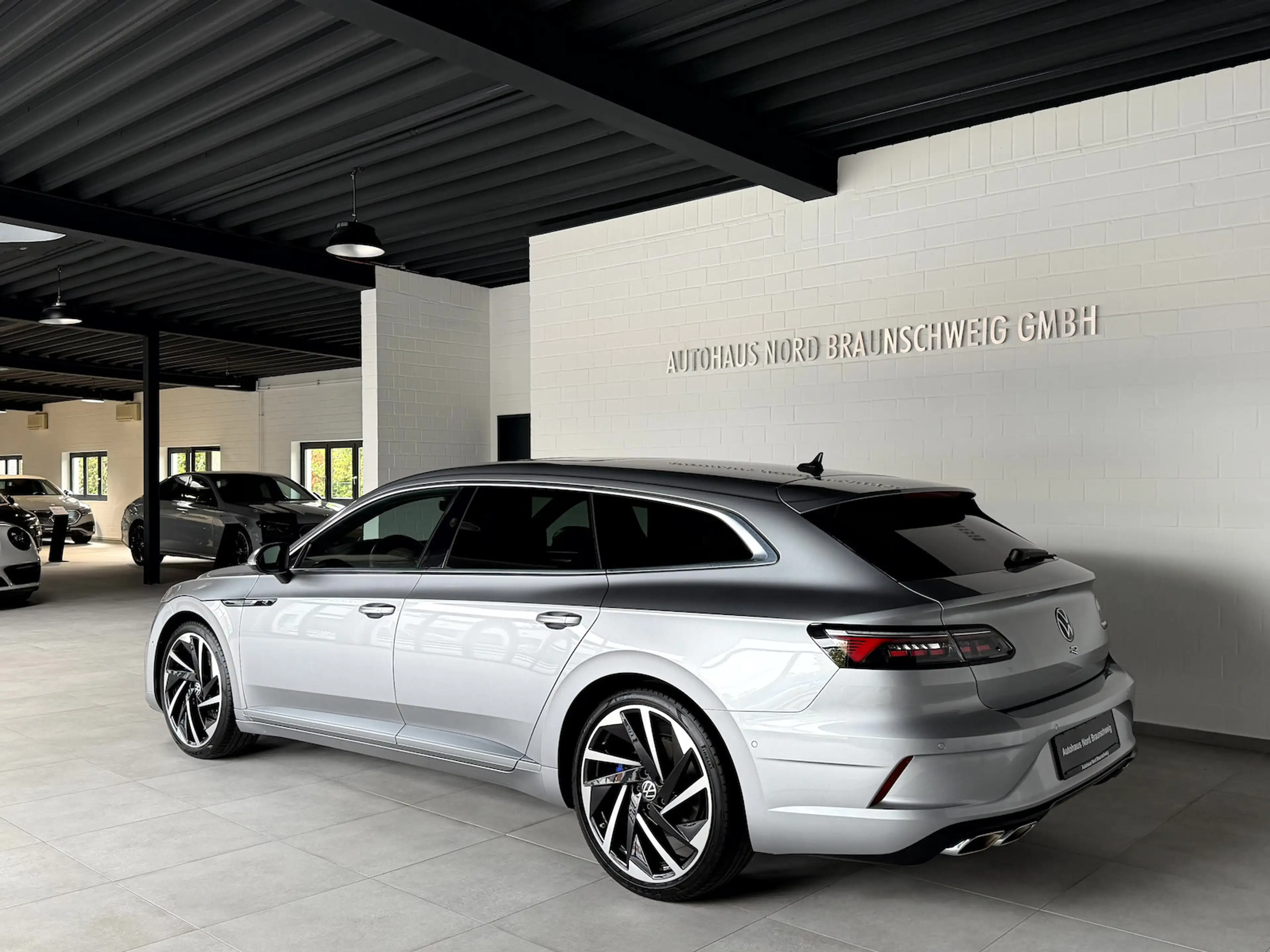 Volkswagen Arteon Shooting Brake R 2.0 TSI*Pano*H&K*HUD*AHK* — photo 5