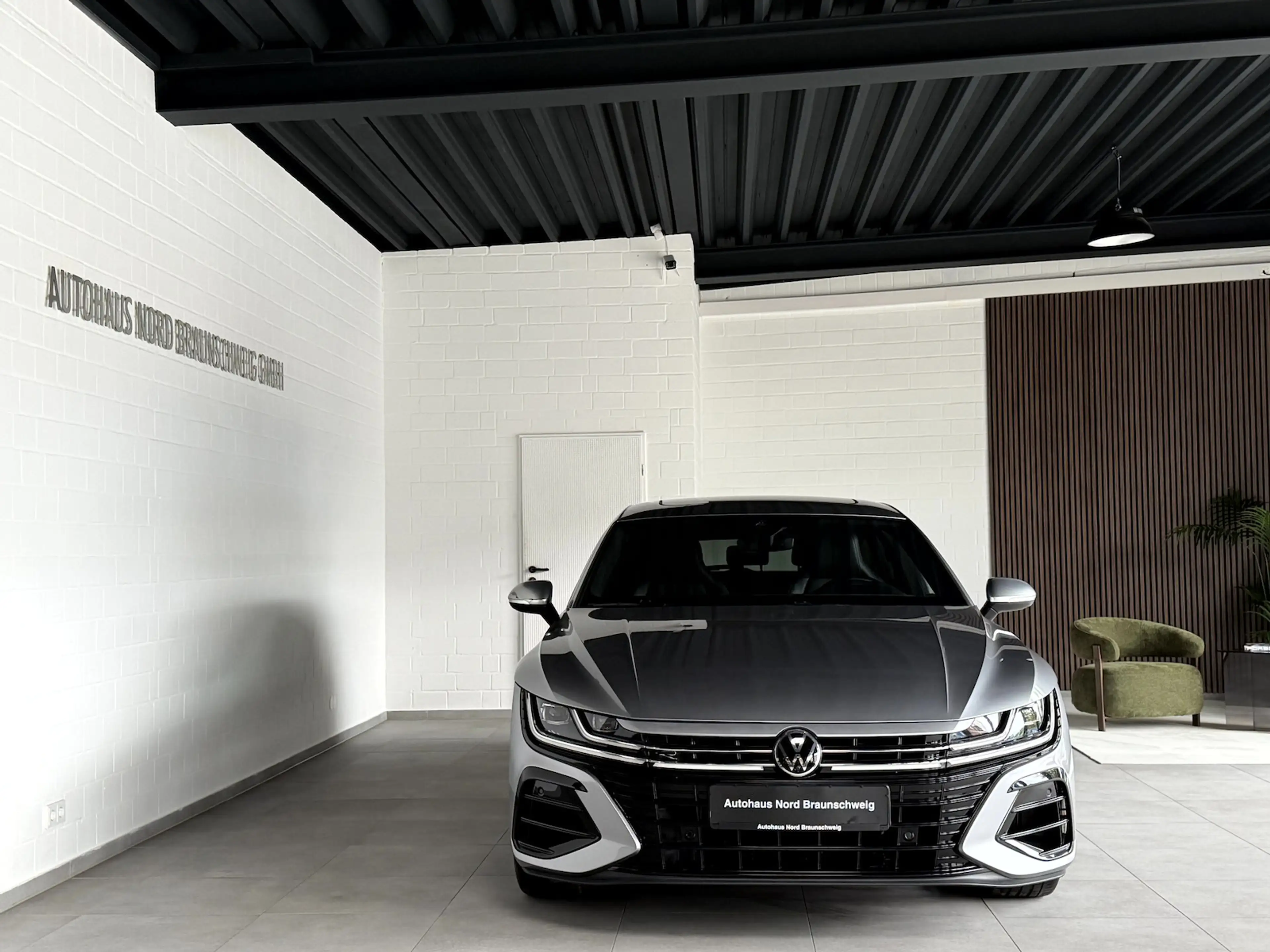 Volkswagen Arteon Shooting Brake R 2.0 TSI*Pano*H&K*HUD*AHK* — photo 2