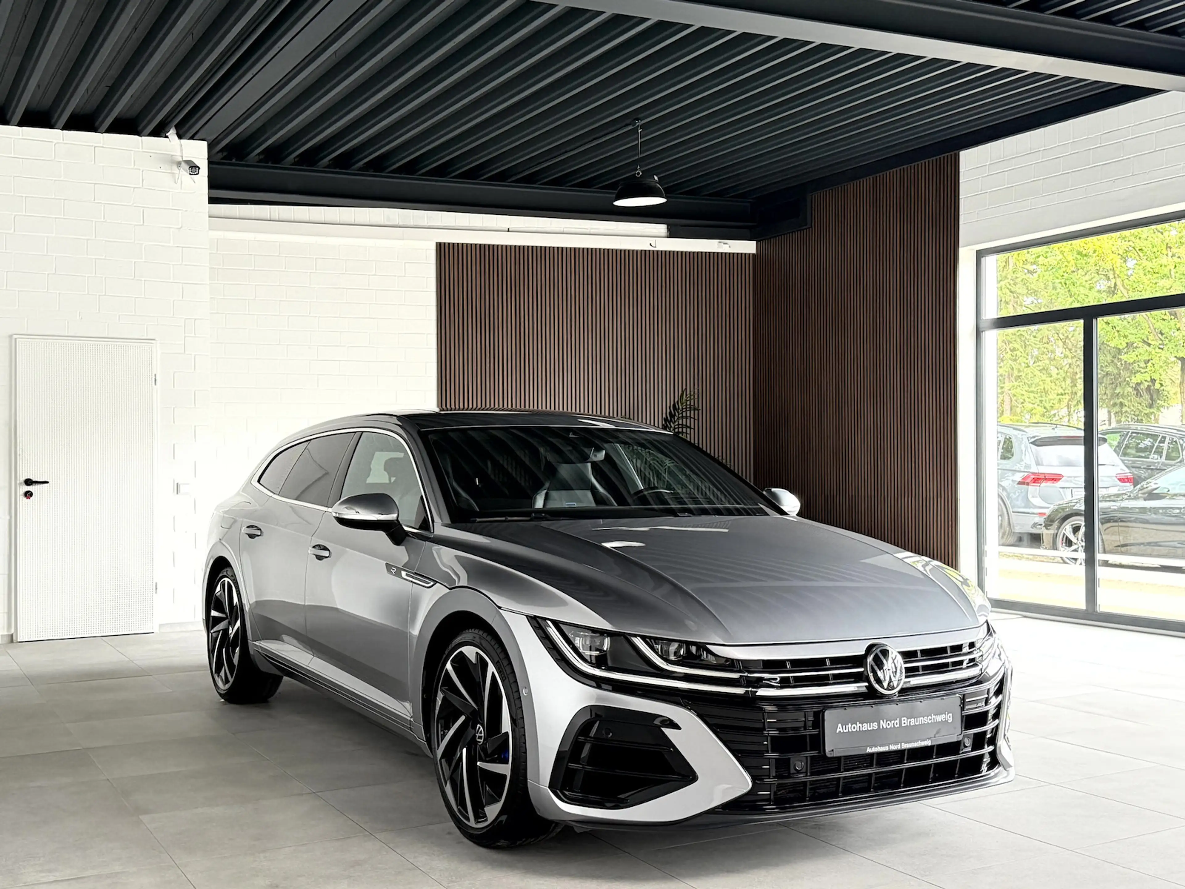 Volkswagen Arteon Shooting Brake R 2.0 TSI*Pano*H&K*HUD*AHK* — photo 4