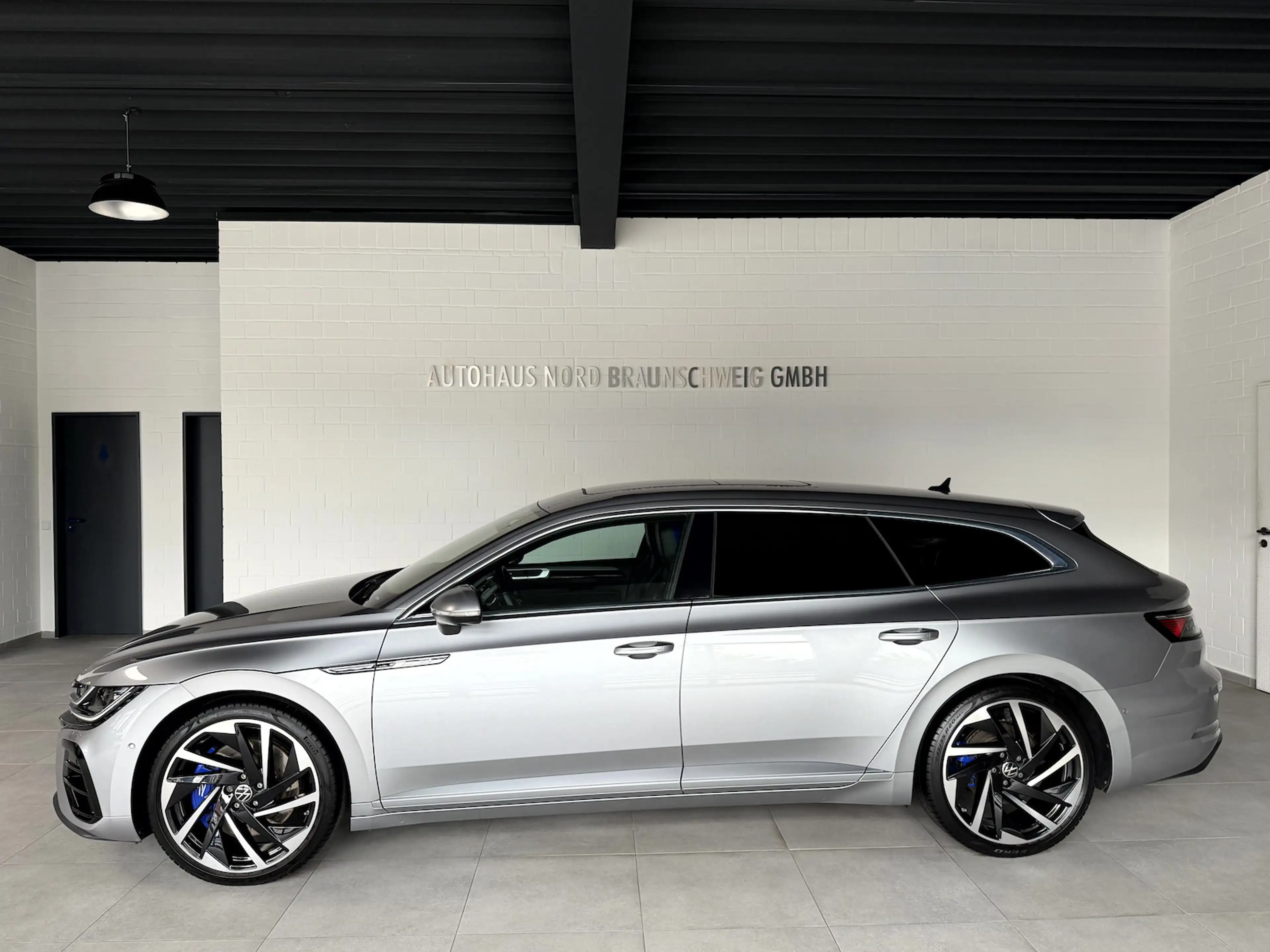 Volkswagen Arteon Shooting Brake R 2.0 TSI*Pano*H&K*HUD*AHK* — photo 3