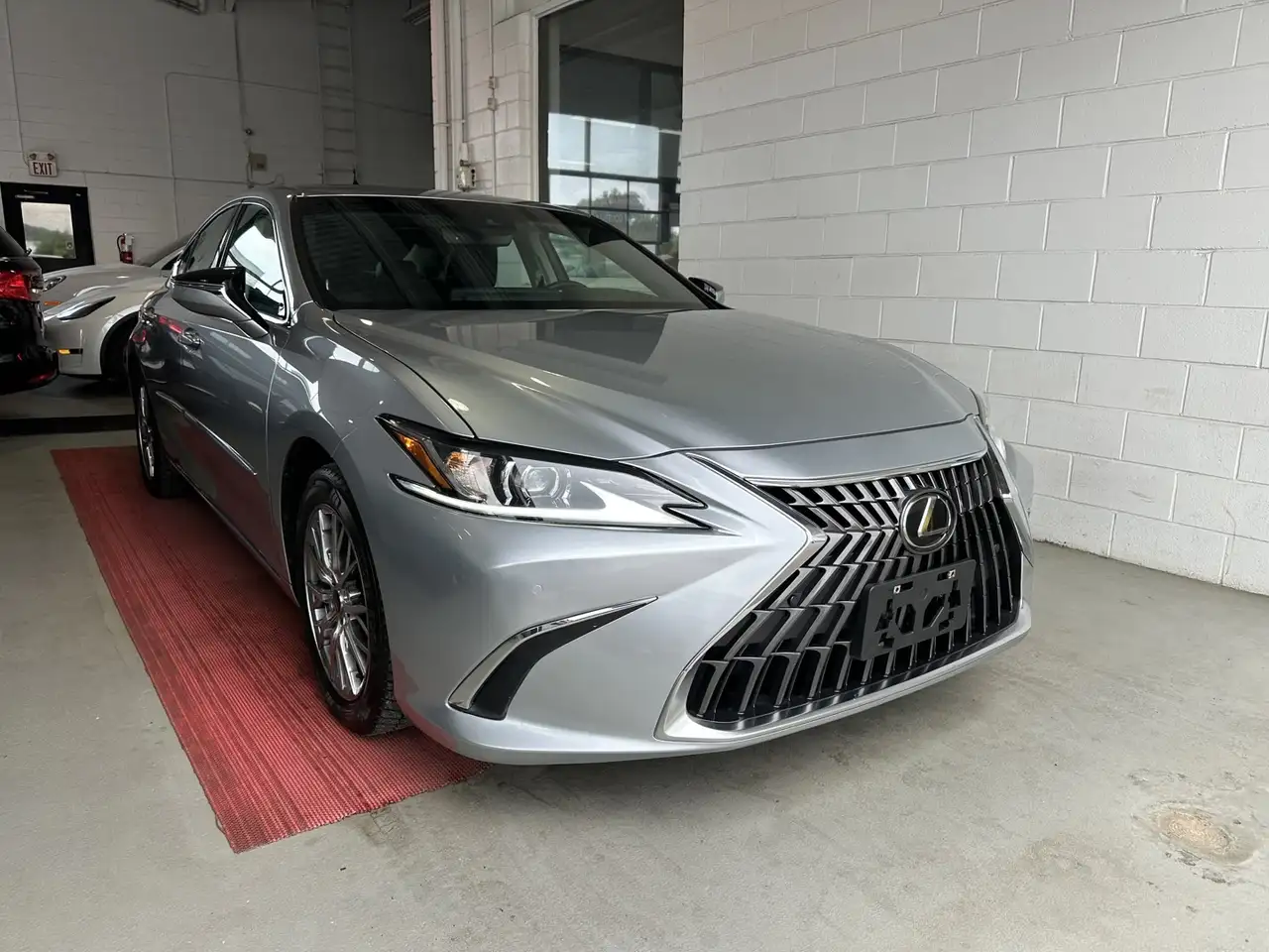 2023 Lexus ES
