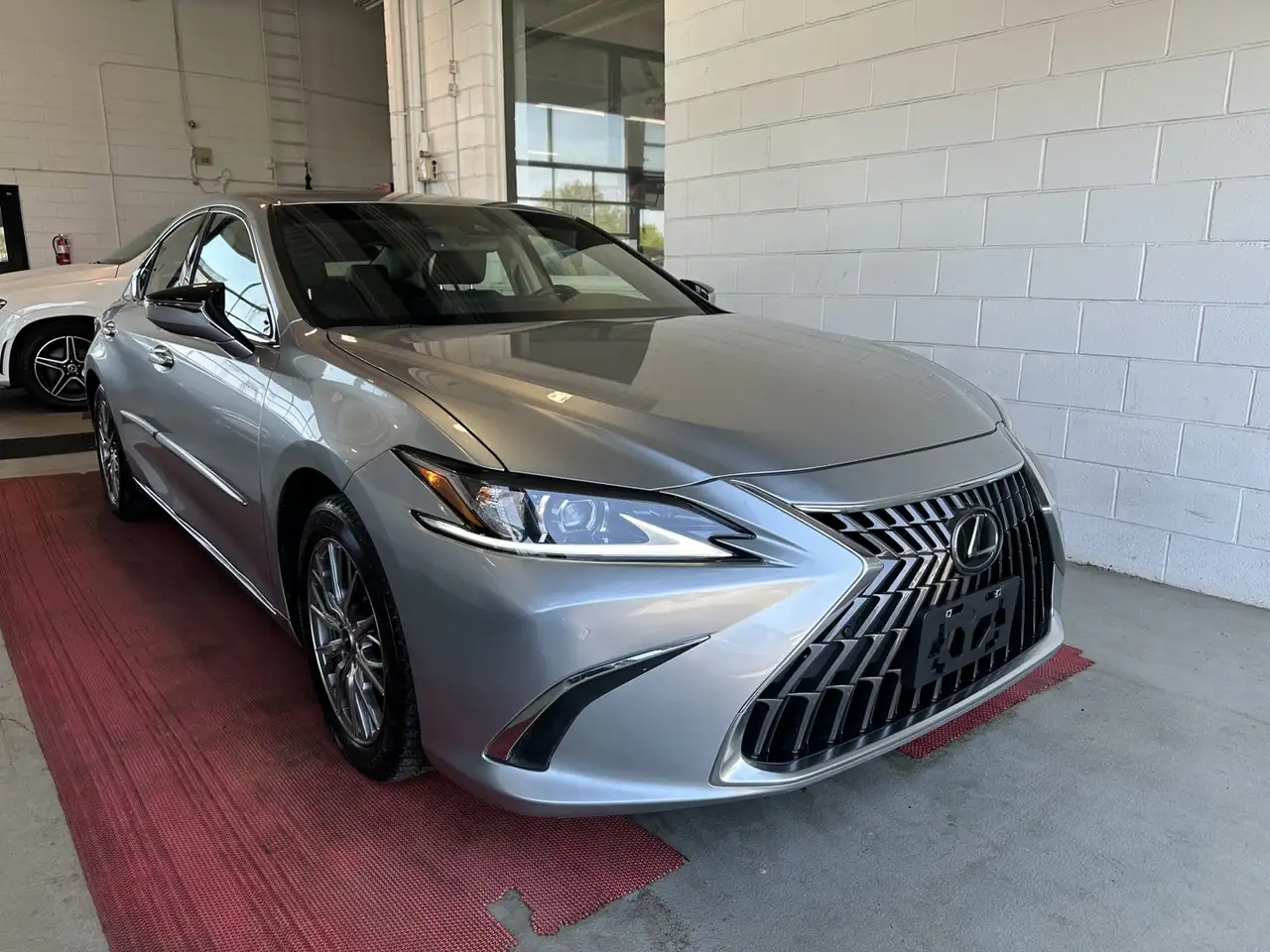 2023 Lexus ES