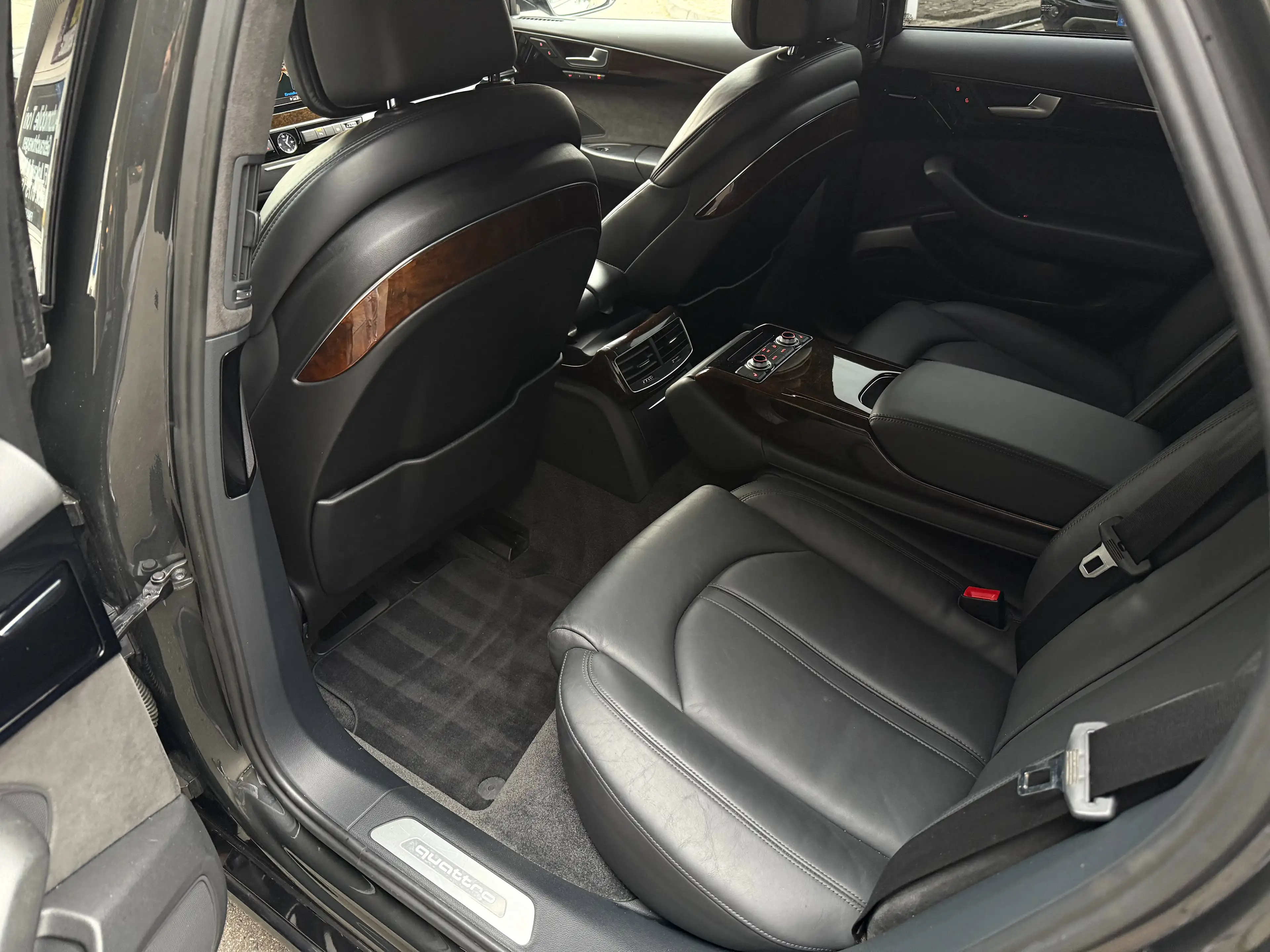 Audi A8 4.2 TDI clean diesel quattro — photo 13