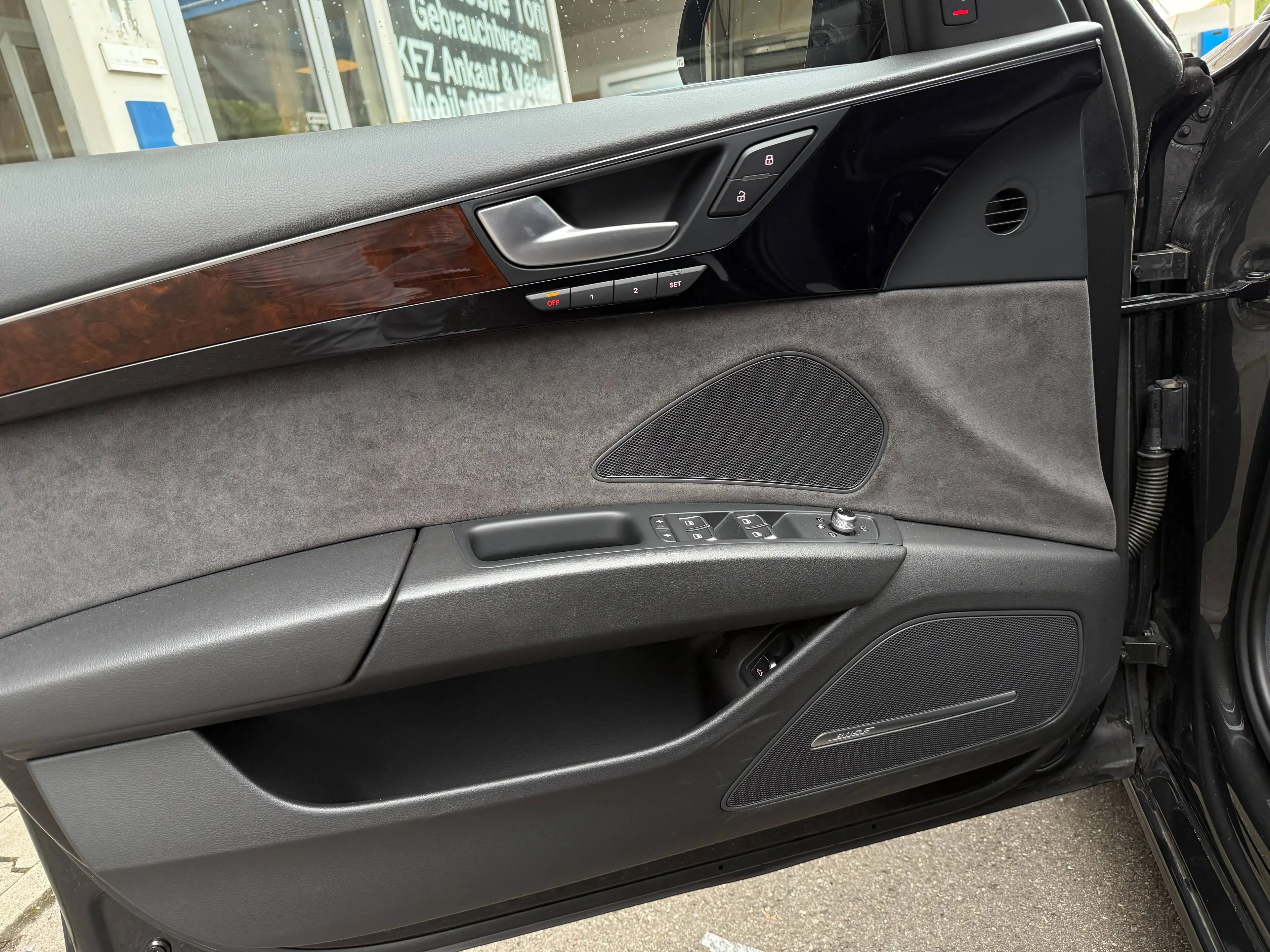Audi A8 4.2 TDI clean diesel quattro — photo 12