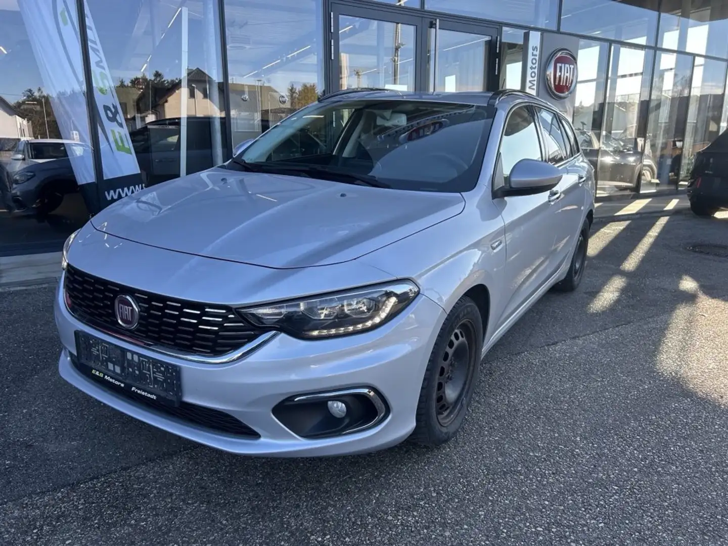 Fiat Tipo Kombi 1,3MJT Lounge Gris - 1