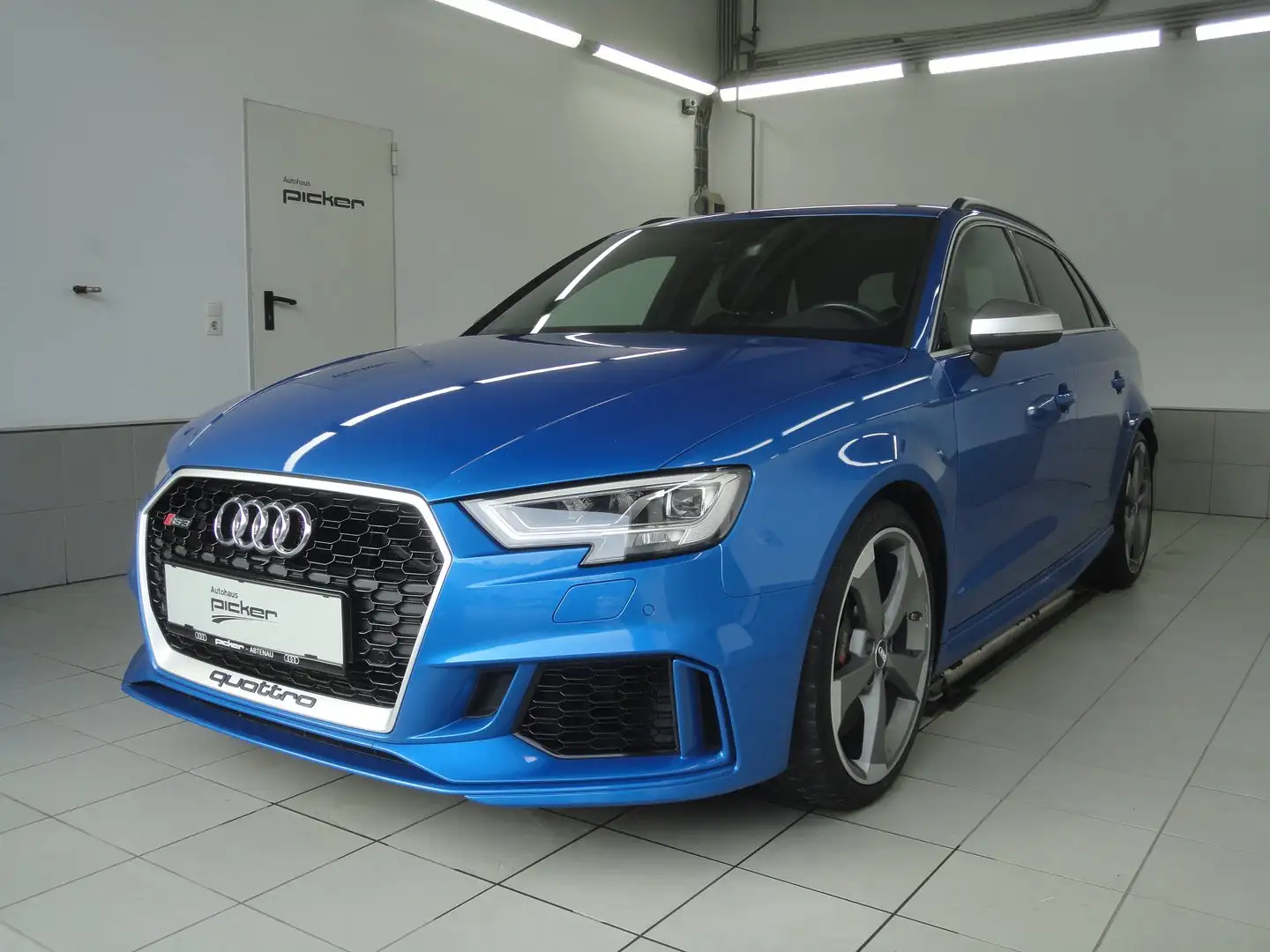 Audi RS3 Audi RS 3 Sportback Blau - 2