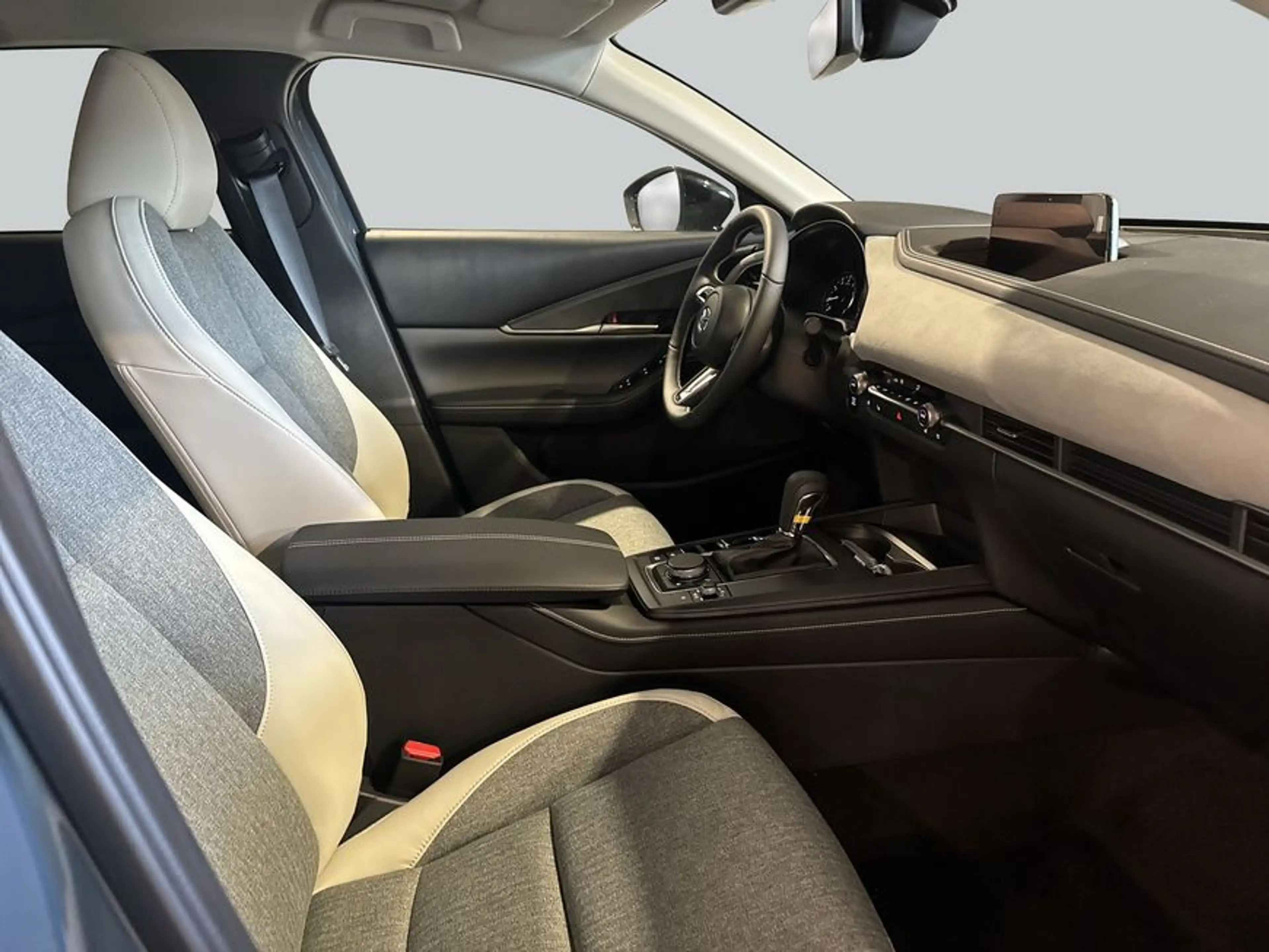 Mazda CX-30 e-SKYACTIVE X 186 Aut. MAKOTO 137 kW, 5-türi — photo 12