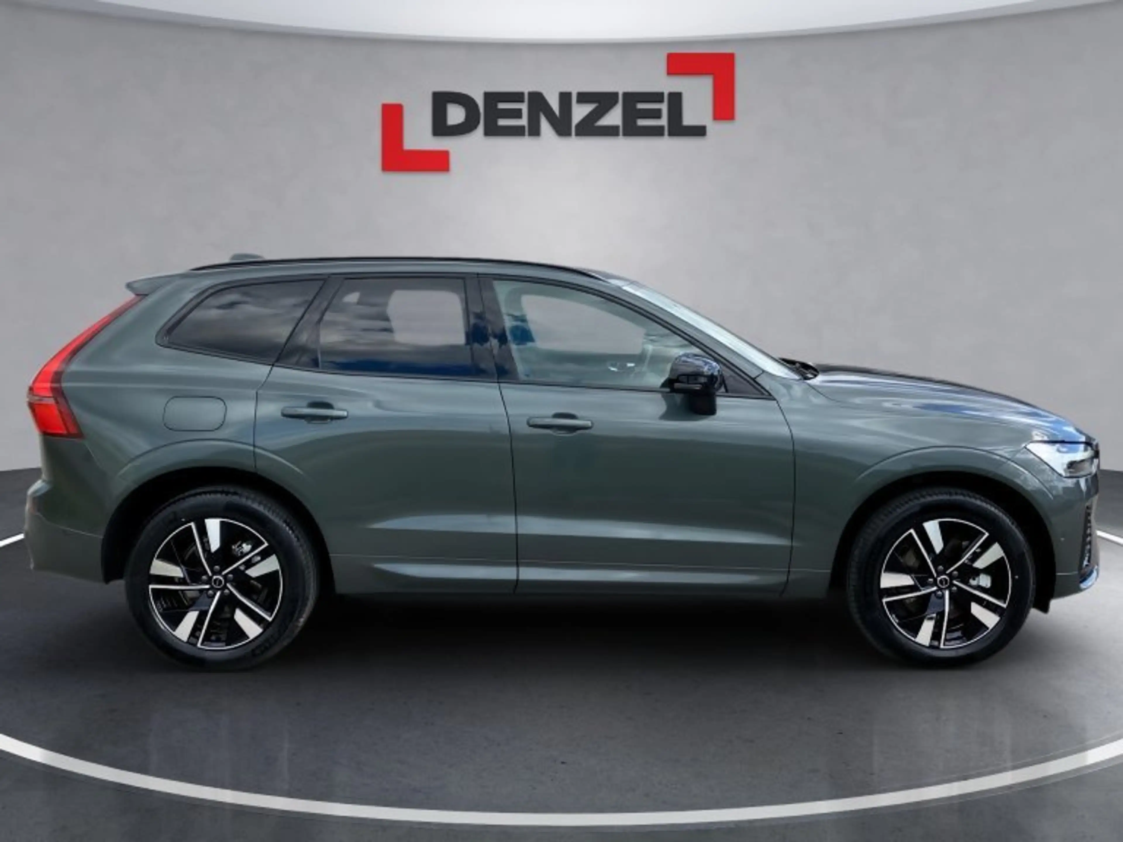Volvo XC60 Plus, T6 eAWD Plug-in Hybrid, Elektrisch/Benzin, Dark — photo 5