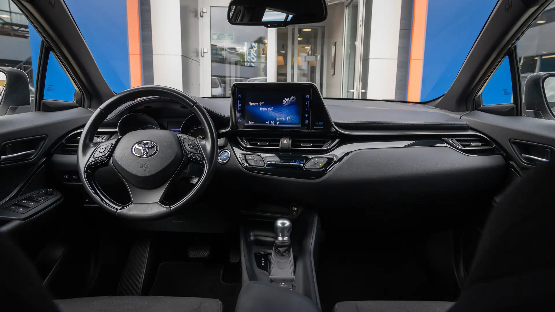 Toyota C-HR 1.8 Hybrid Dynamic | Achteruitrijcamera | Cruise c Wit - 2