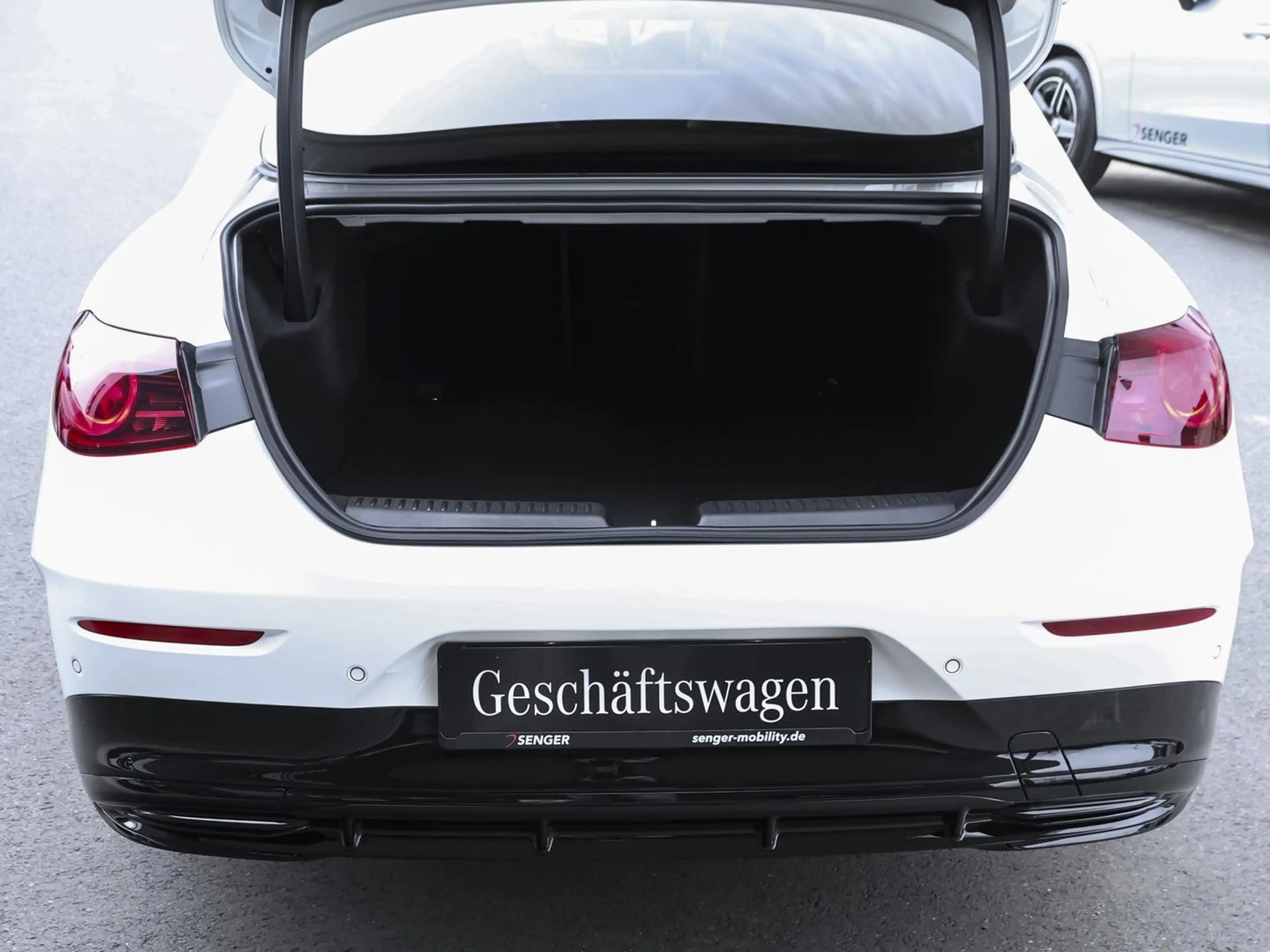 Mercedes-Benz CLA 220 4M AMG Night Pano Burmester Head-Up AHK — photo 12