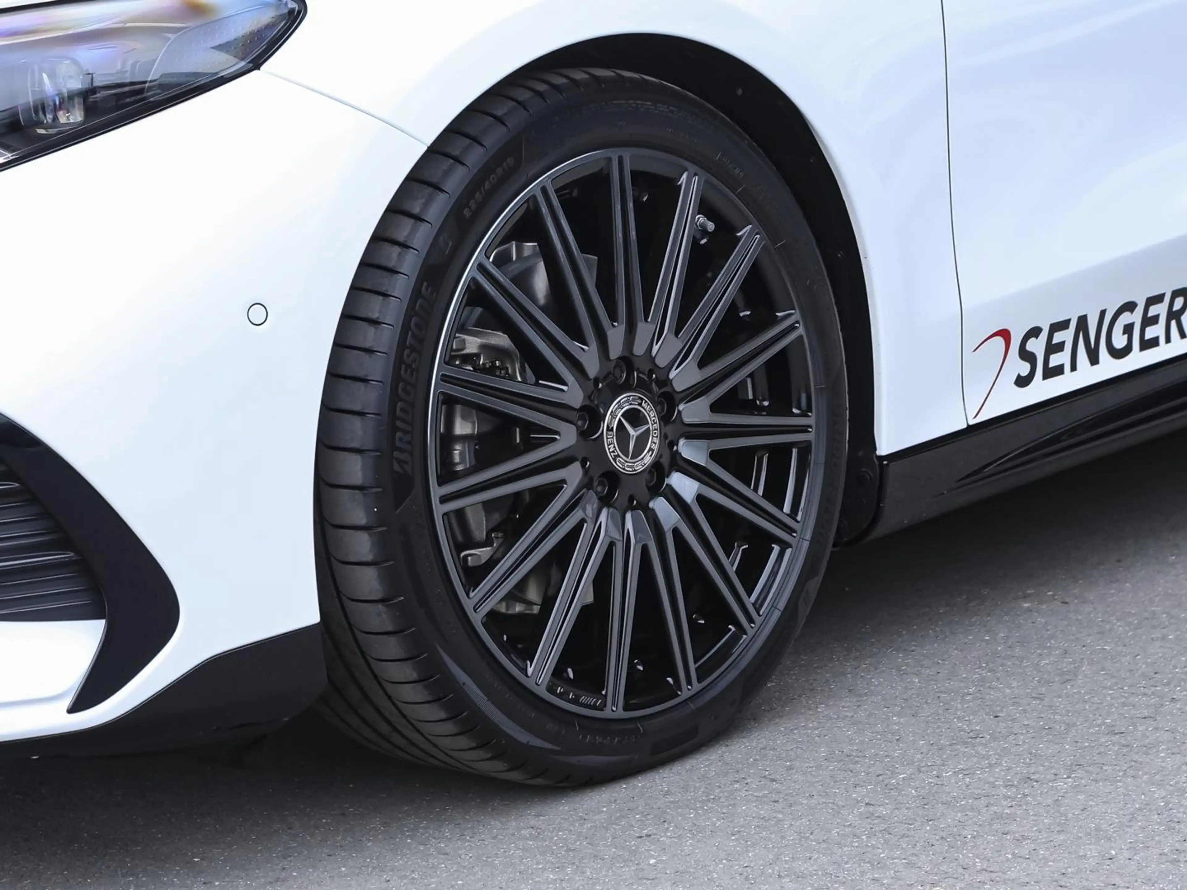 Mercedes-Benz CLA 220 4M AMG Night Pano Burmester Head-Up AHK — photo 9
