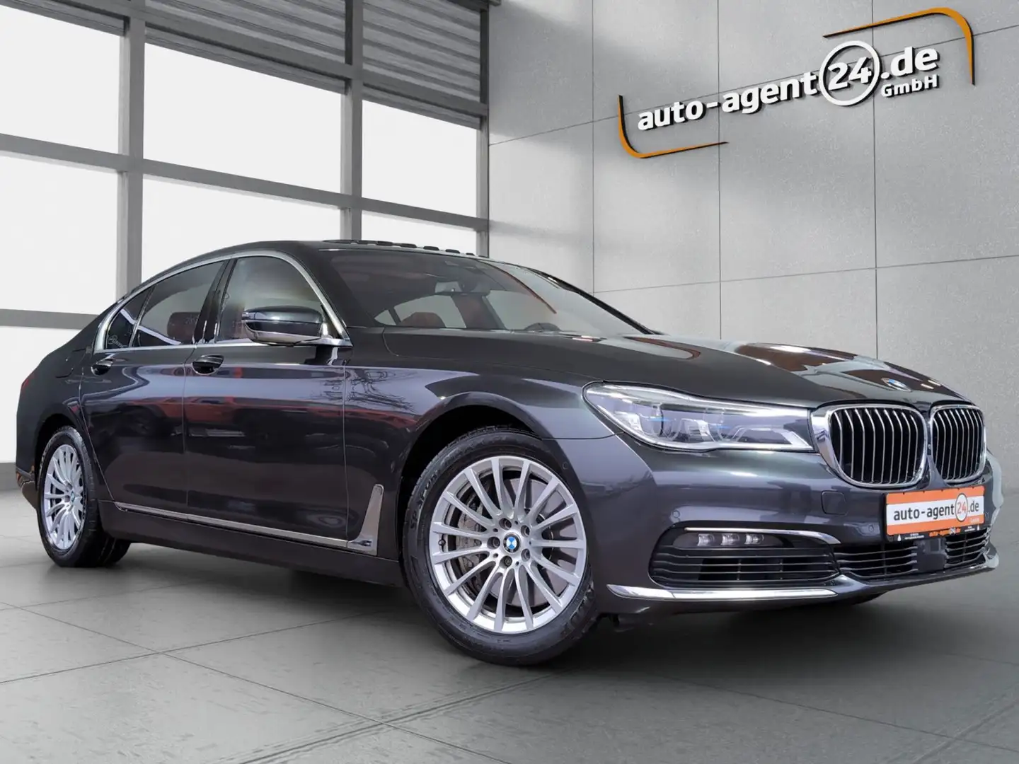 BMW 750 i /Laser/Merino/360°/H&K/DisplayKey/AHK/DrivePro Grau - 1