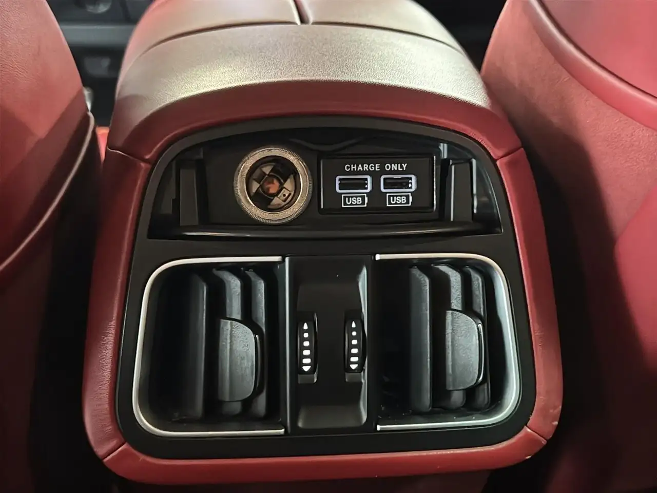 Maserati Levante снимка Maserati Levante