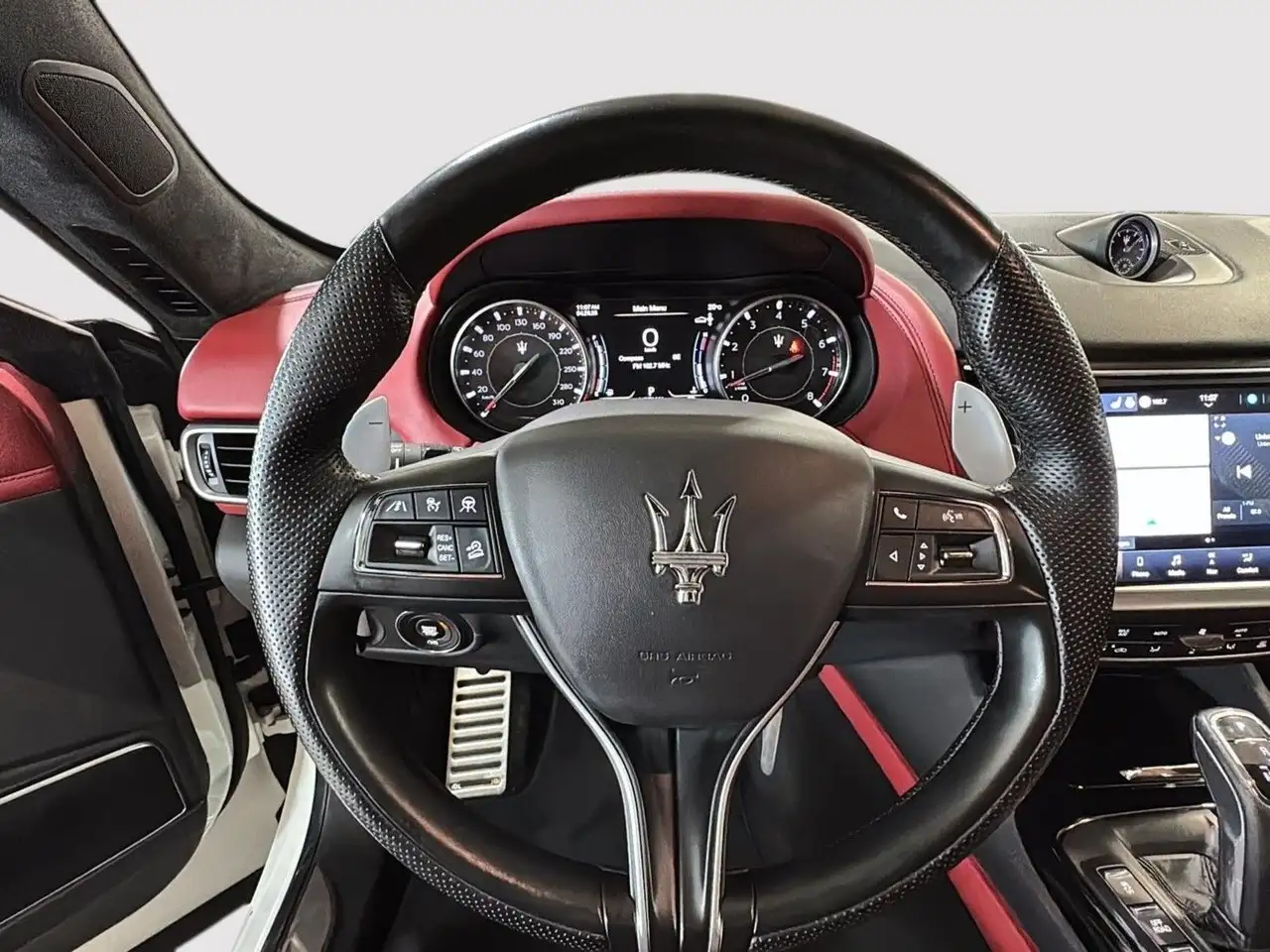Maserati Levante снимка Maserati Levante